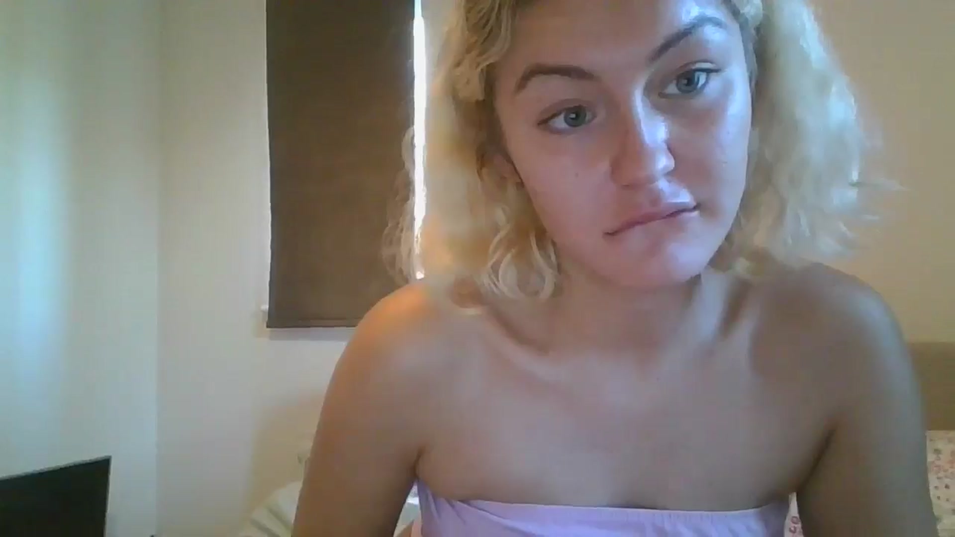 Gallery image thumbnail from misslilly's myfreecams stream on, 08/09/2025, 17:41 image 9 of 20