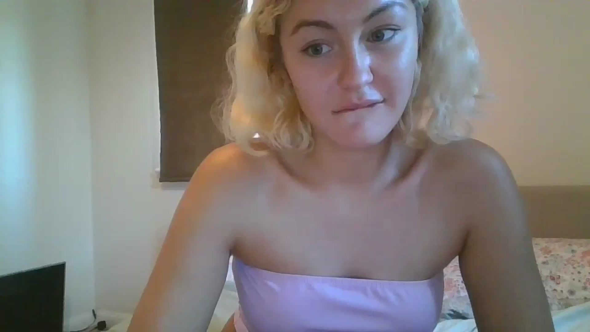 Gallery image thumbnail from misslilly's myfreecams stream on, 08/09/2025, 17:41 image 13 of 20