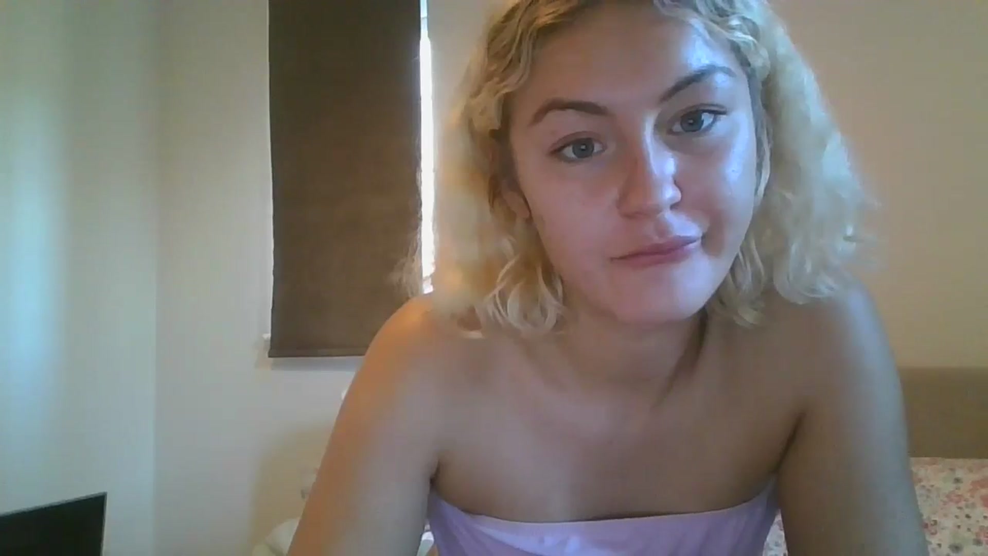Gallery image thumbnail from misslilly's myfreecams stream on, 08/09/2025, 17:41 image 5 of 20