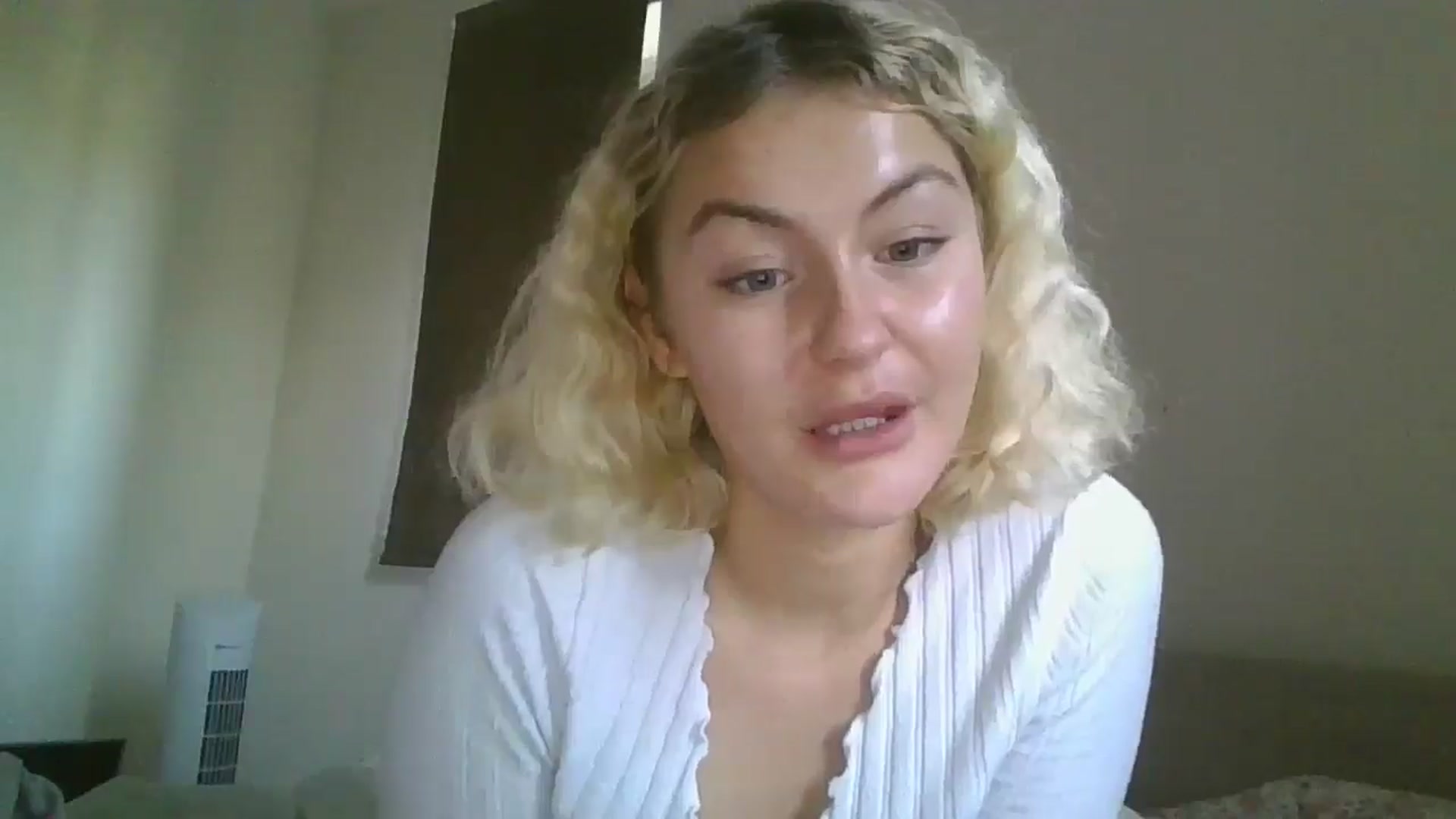 Gallery image thumbnail from misslilly's myfreecams stream on, 08/10/2025, 18:36 image 3 of 20