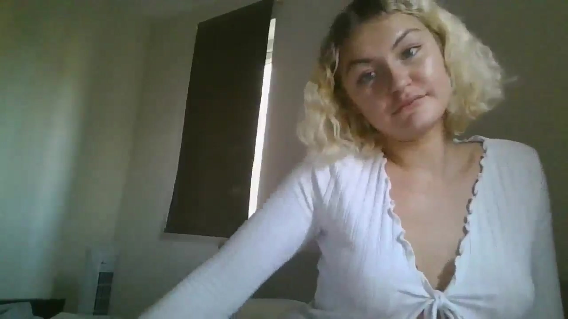 Gallery image thumbnail from misslilly's myfreecams stream on, 08/10/2025, 18:36 image 19 of 20