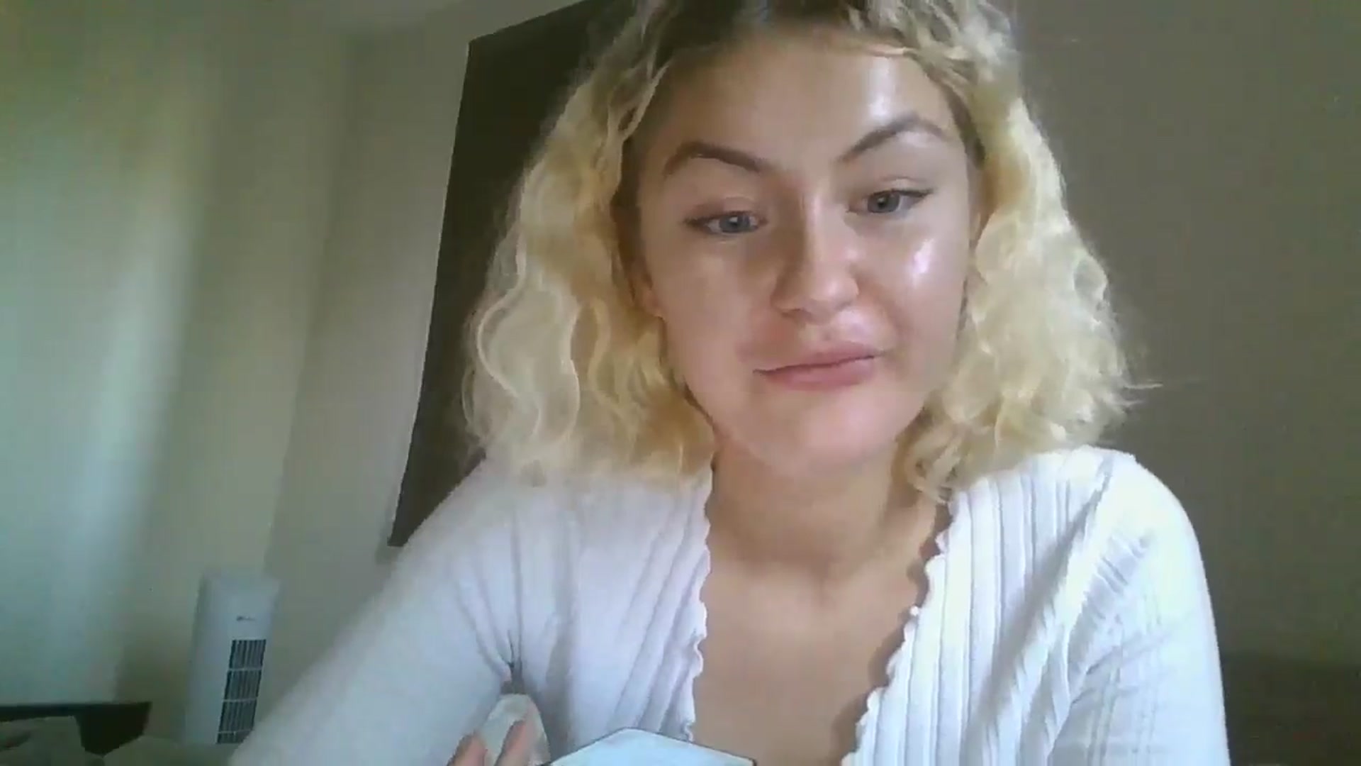 Gallery image thumbnail from misslilly's myfreecams stream on, 08/10/2025, 18:36 image 14 of 20