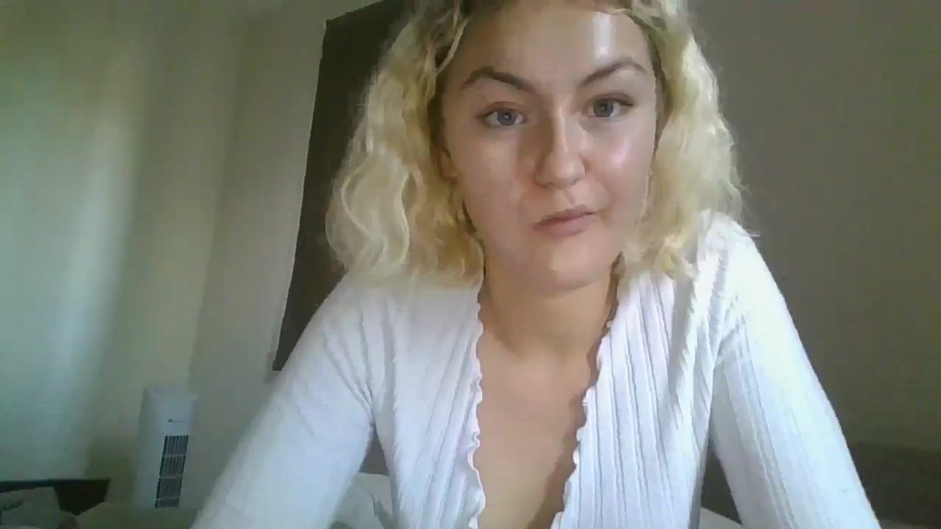 Gallery image thumbnail from misslilly's myfreecams stream on, 08/10/2025, 18:36 image 17 of 20