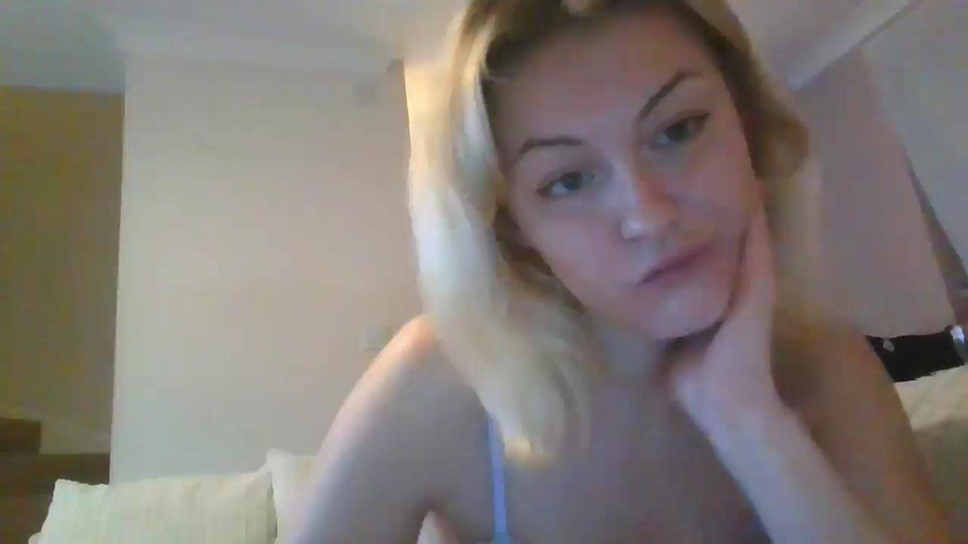 Gallery image thumbnail from misslilly's myfreecams stream on, 12/01/2025, 19:06 image 10 of 20