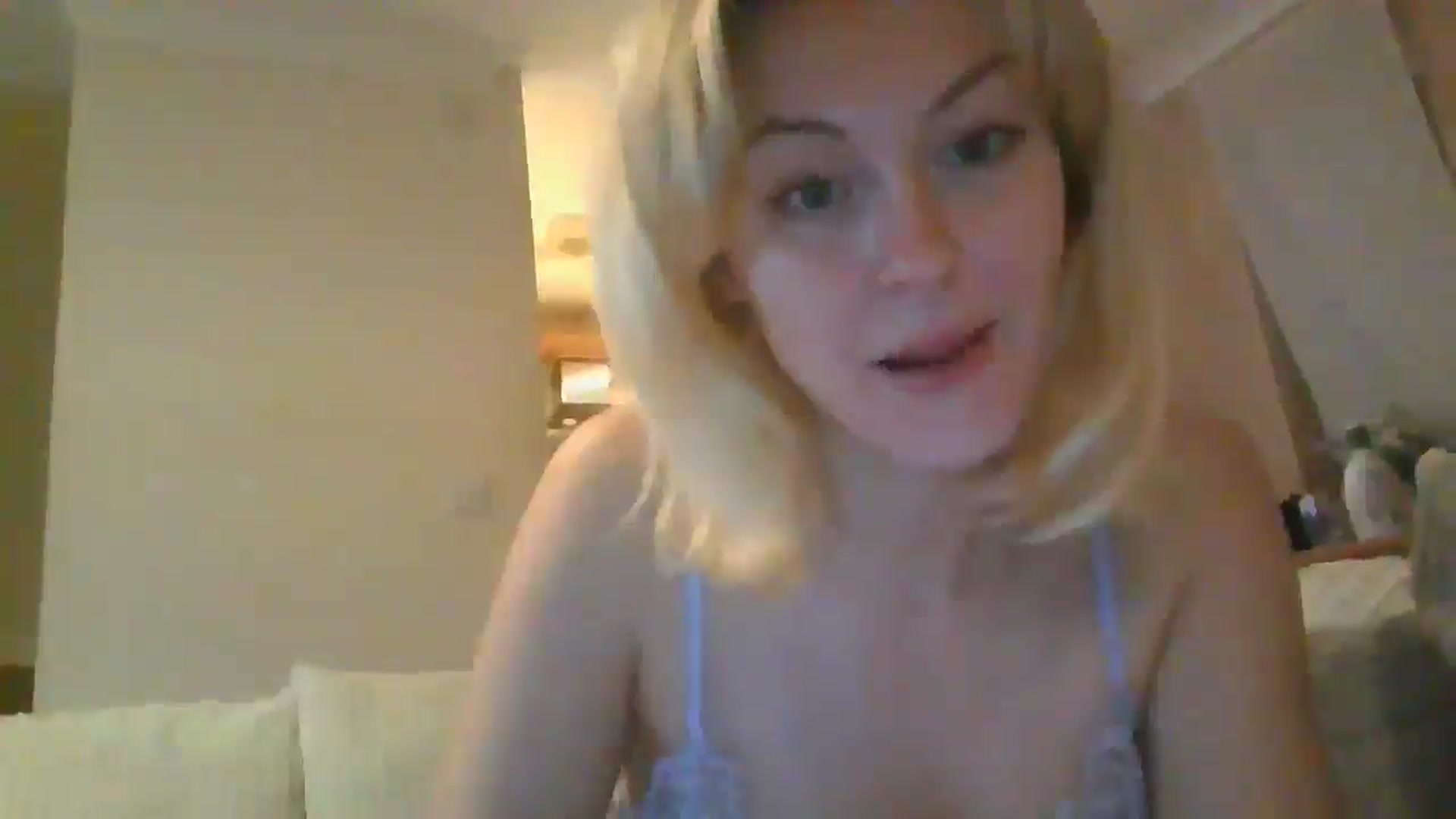 Gallery image thumbnail from misslilly's myfreecams stream on, 12/01/2025, 19:06 image 18 of 20