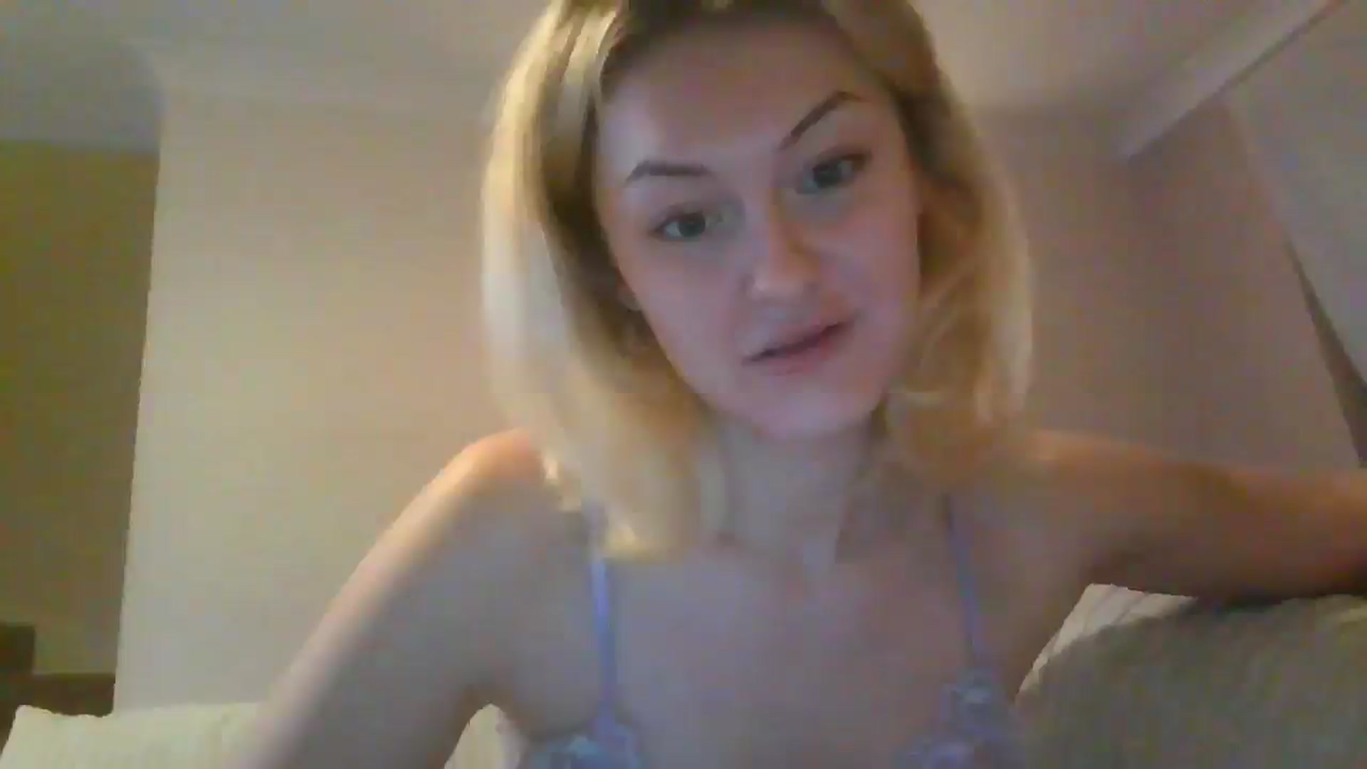 Gallery image thumbnail from misslilly's myfreecams stream on, 12/01/2025, 19:06 image 3 of 20