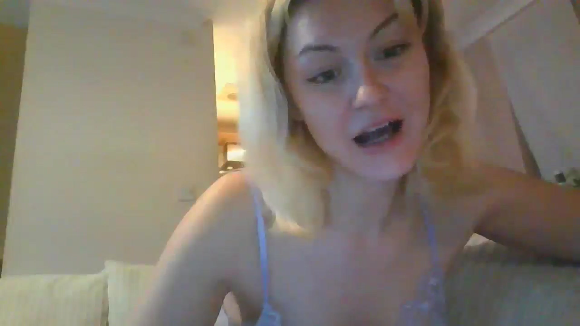 Gallery image thumbnail from misslilly's myfreecams stream on, 12/01/2025, 19:06 image 6 of 20