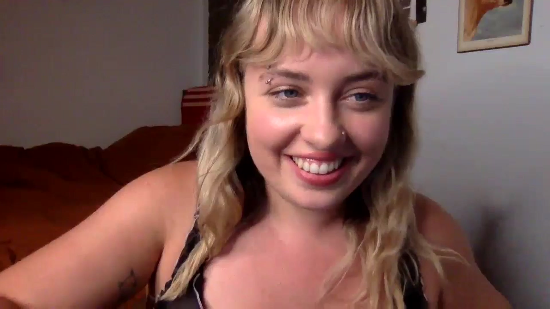 Gallery image thumbnail from missmargotxx's myfreecams stream on, 07/08/2024, 01:51 image 10 of 20