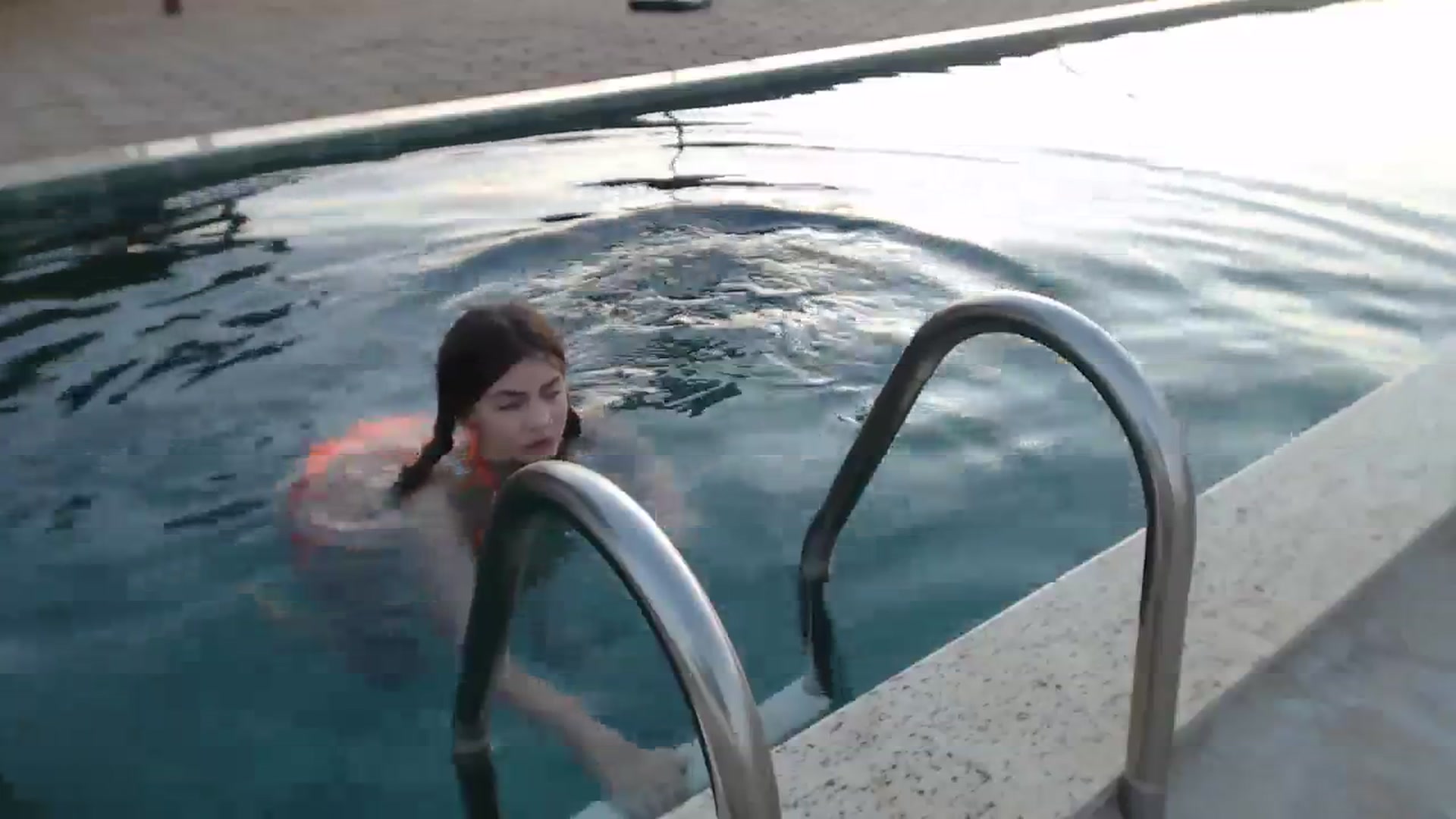 Gallery image thumbnail from misssweetteen's myfreecams stream on, 09/23/2023, 21:40 image 14 of 20