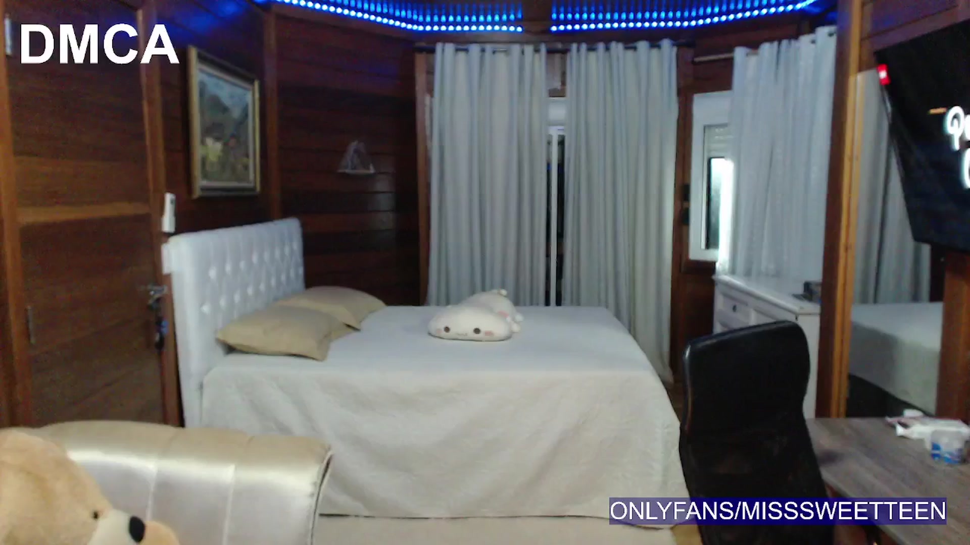 Gallery image thumbnail from misssweetteen's myfreecams stream on, 05/17/2024, 23:37 image 16 of 20