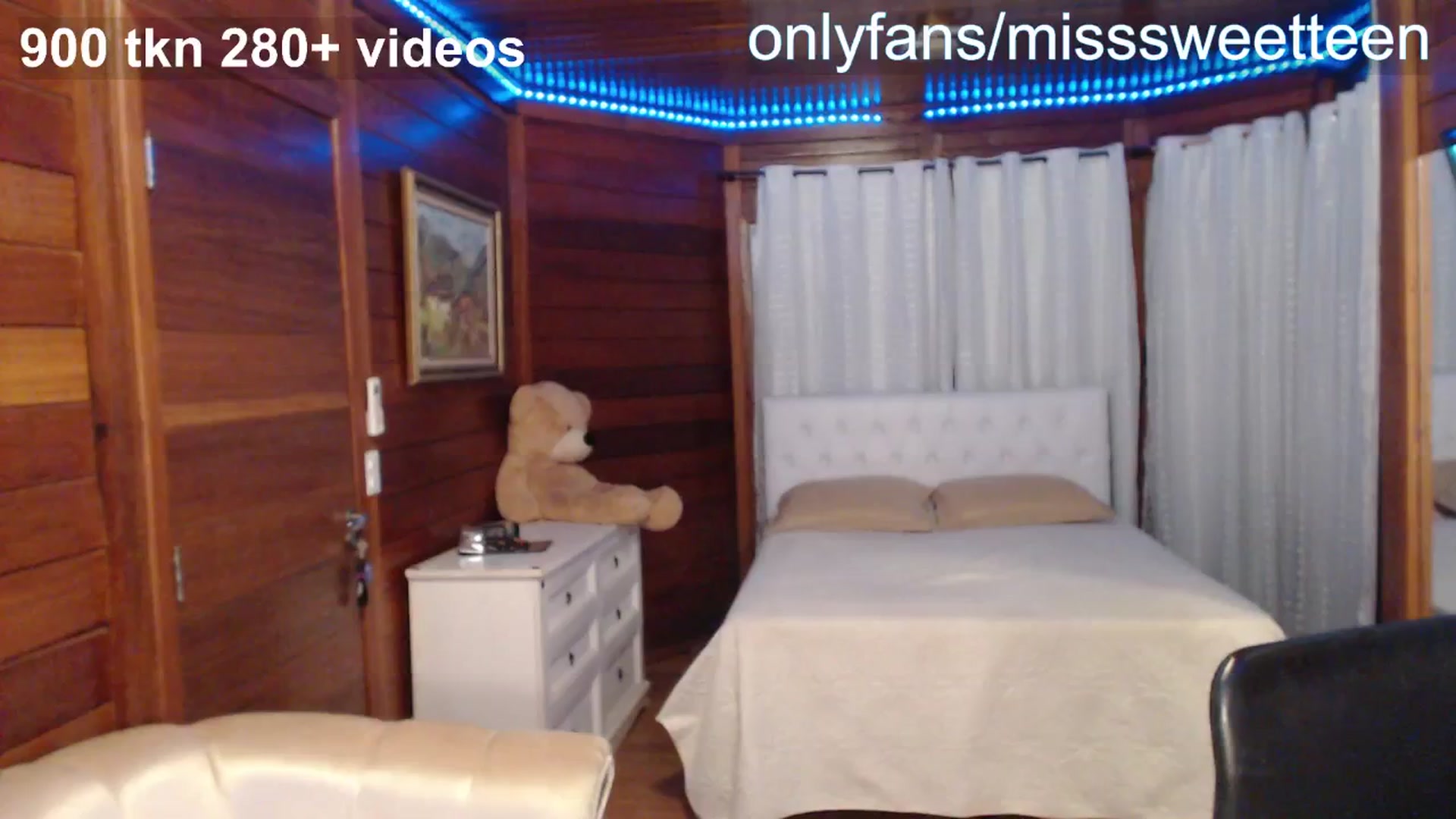 Gallery image thumbnail from misssweetteen's myfreecams stream on, 06/22/2024, 24:35 image 5 of 20