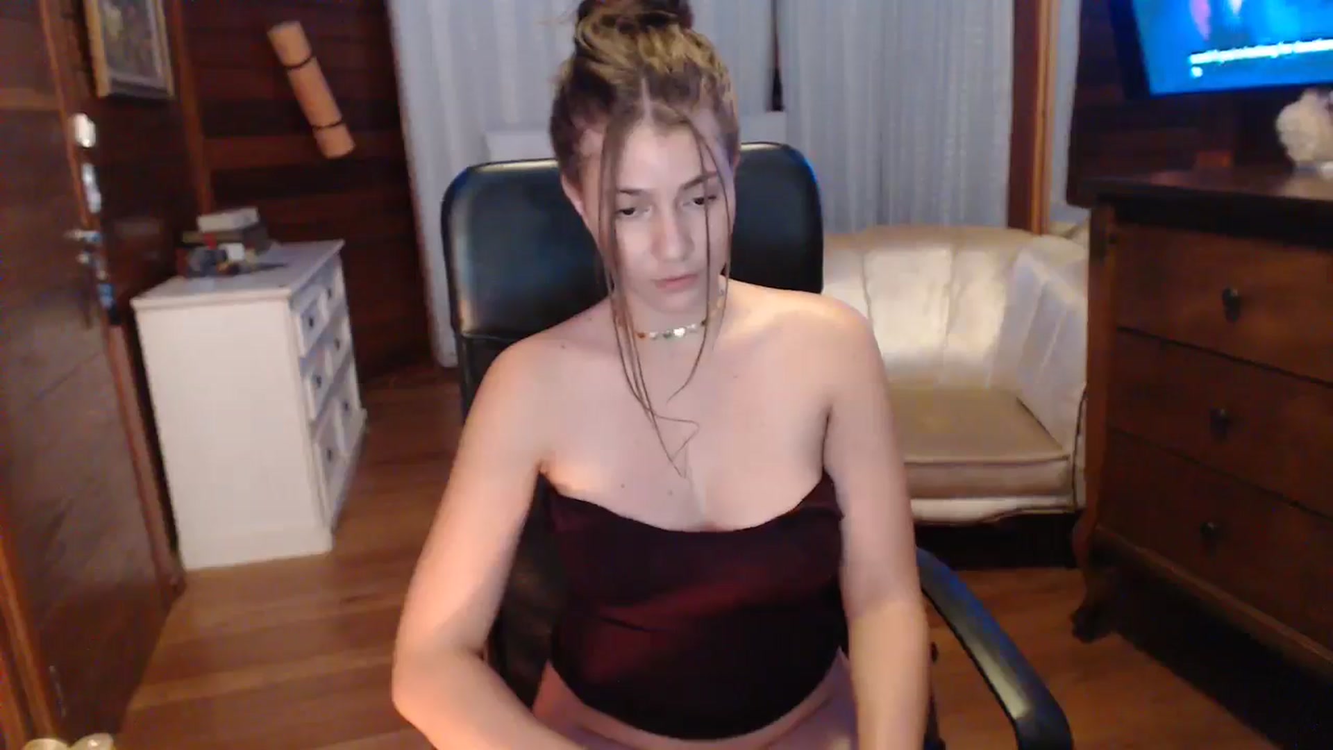 Gallery image thumbnail from misssweetteen's myfreecams stream on, 09/01/2024, 24:01 image 10 of 20