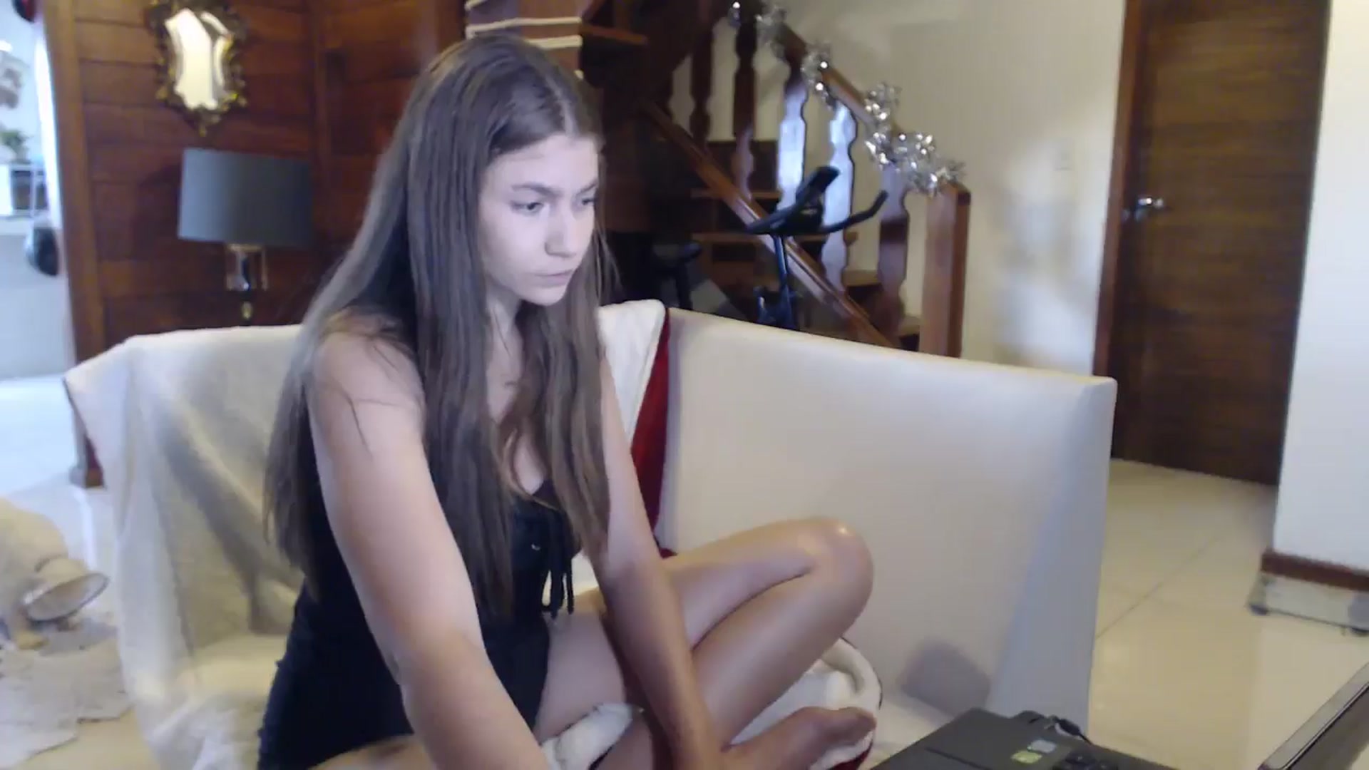 Gallery image thumbnail from misssweetteen's myfreecams stream on, 12/19/2024, 21:19 image 12 of 20