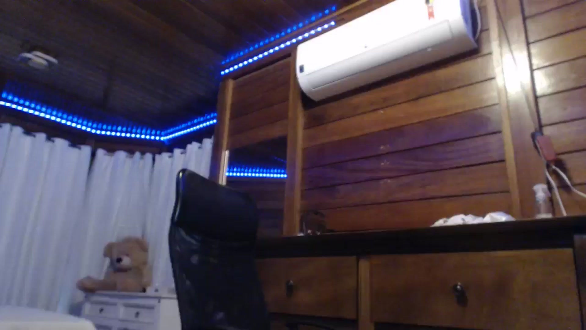 Gallery image thumbnail from misssweetteen's myfreecams stream on, 04/13/2025, 21:46 image 15 of 20