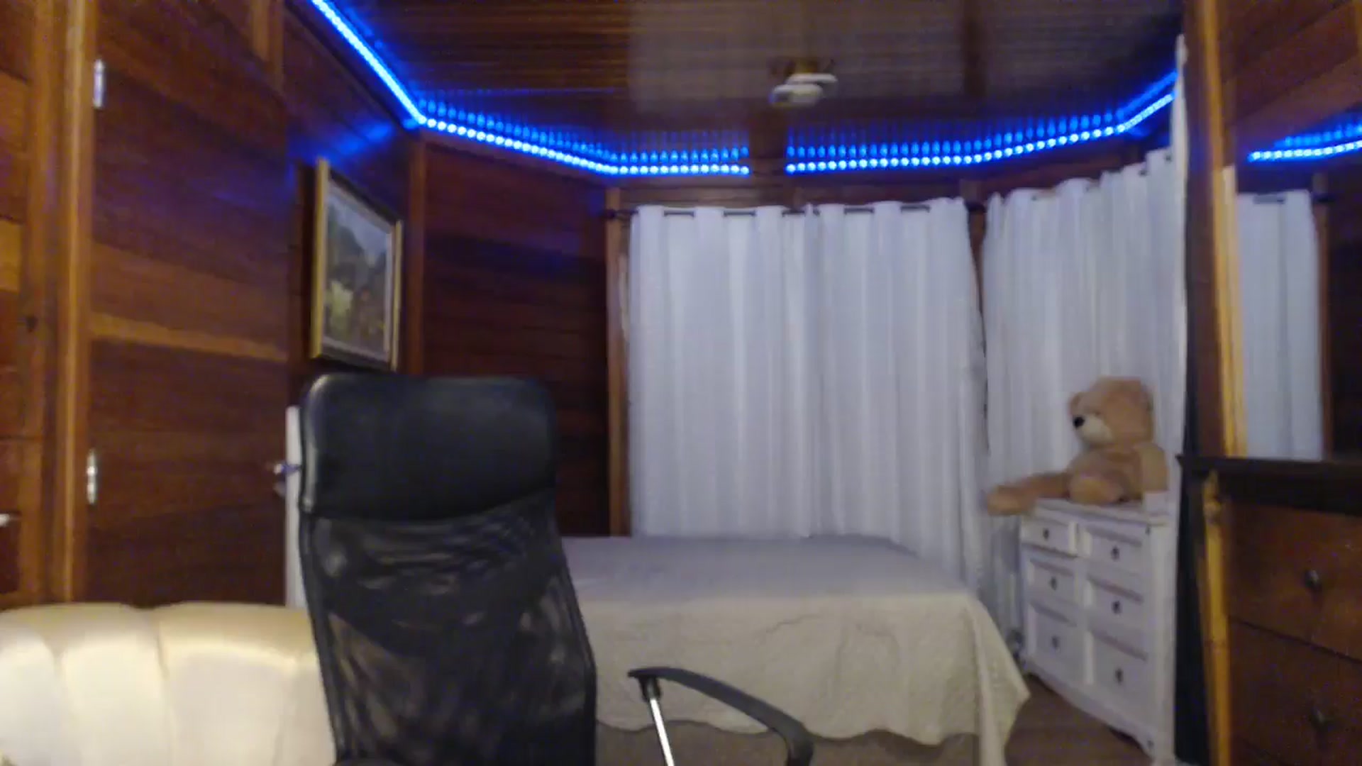 Gallery image thumbnail from misssweetteen's myfreecams stream on, 04/21/2025, 23:22 image 9 of 20
