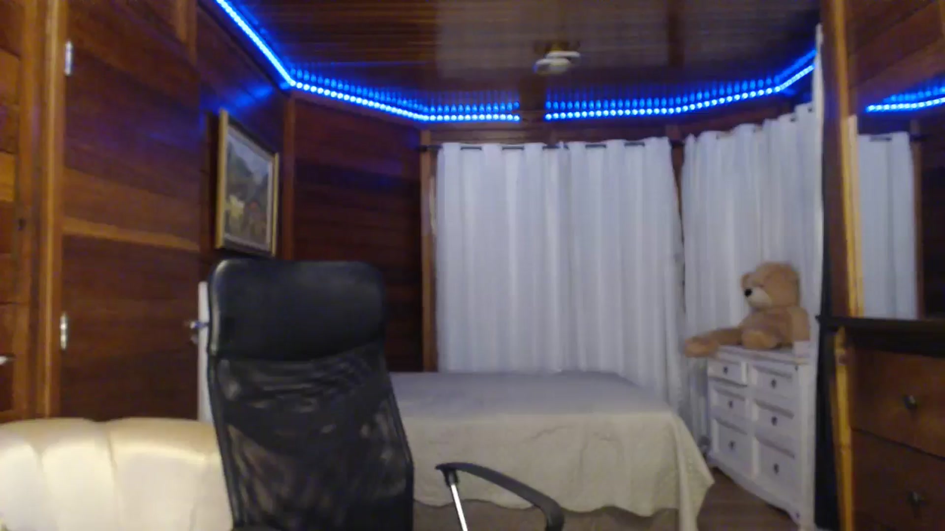 Gallery image thumbnail from misssweetteen's myfreecams stream on, 04/21/2025, 23:22 image 11 of 20