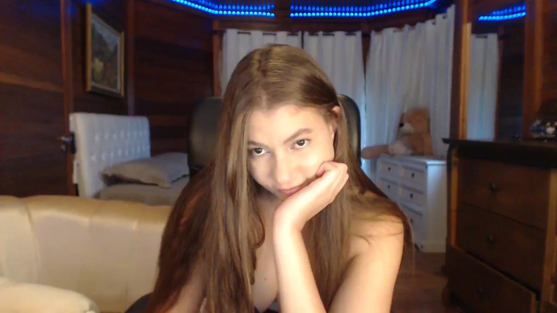 Gallery image thumbnail from misssweetteen's myfreecams stream on, 04/27/2025, 21:10 image 8 of 20