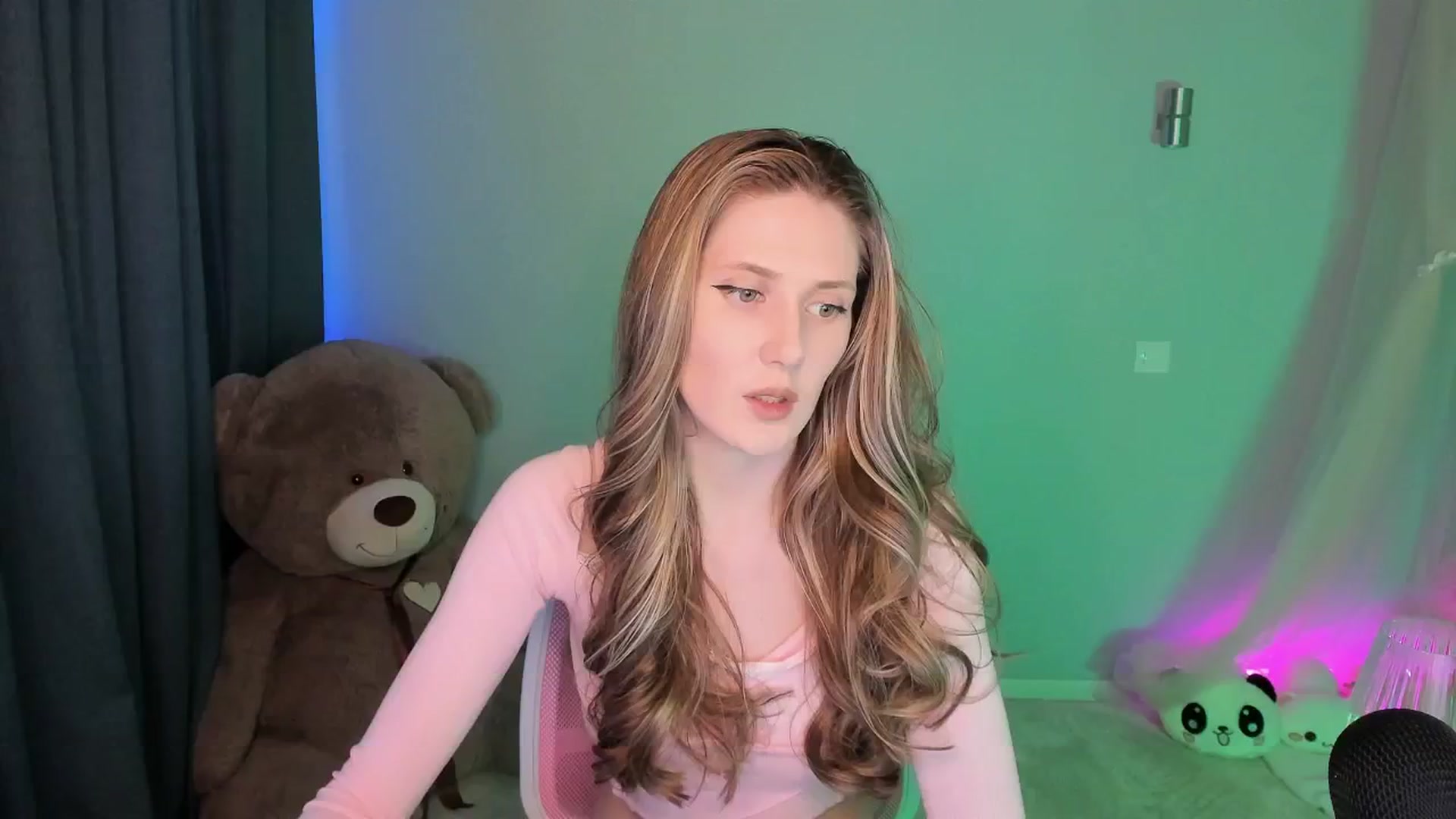 Gallery image thumbnail from misstake's myfreecams stream on, 11/16/2024, 12:42 image 7 of 20