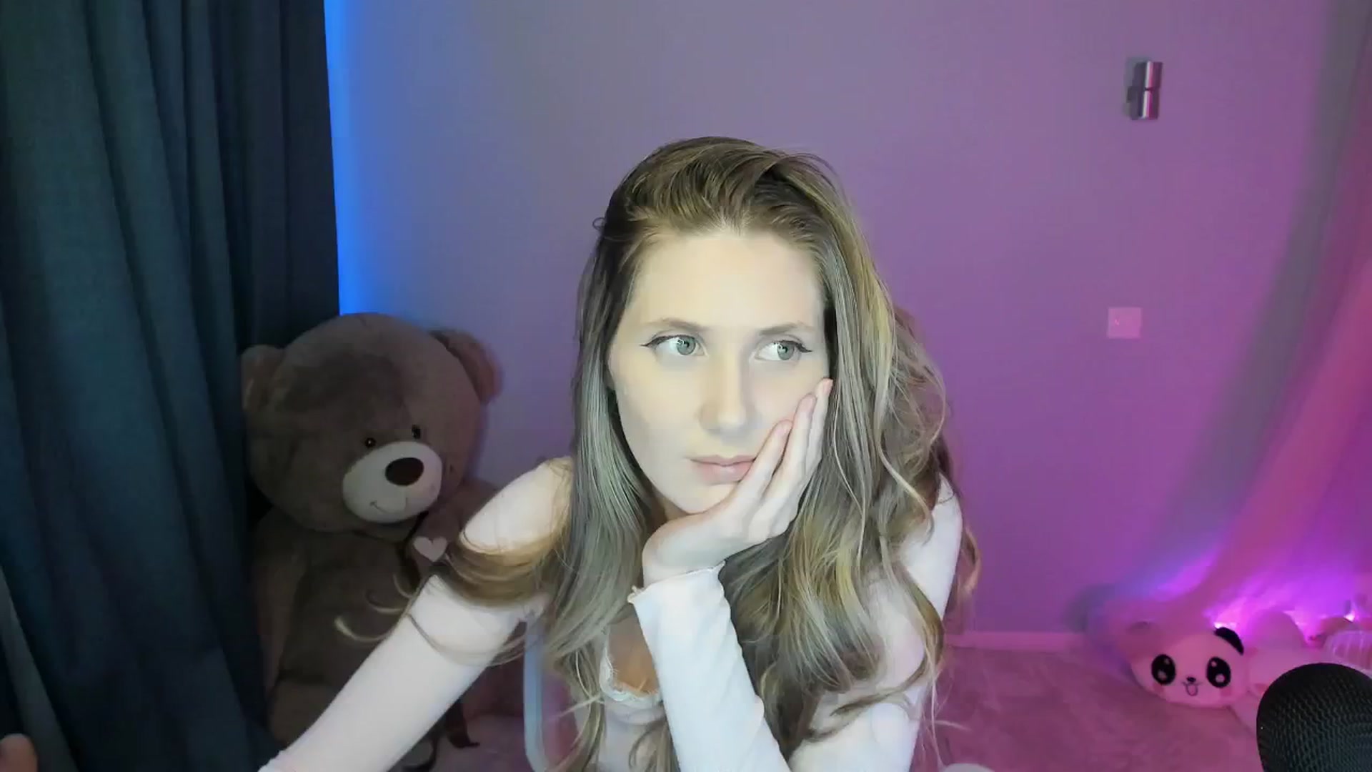 Gallery image thumbnail from misstake's myfreecams stream on, 11/16/2024, 12:42 image 19 of 20