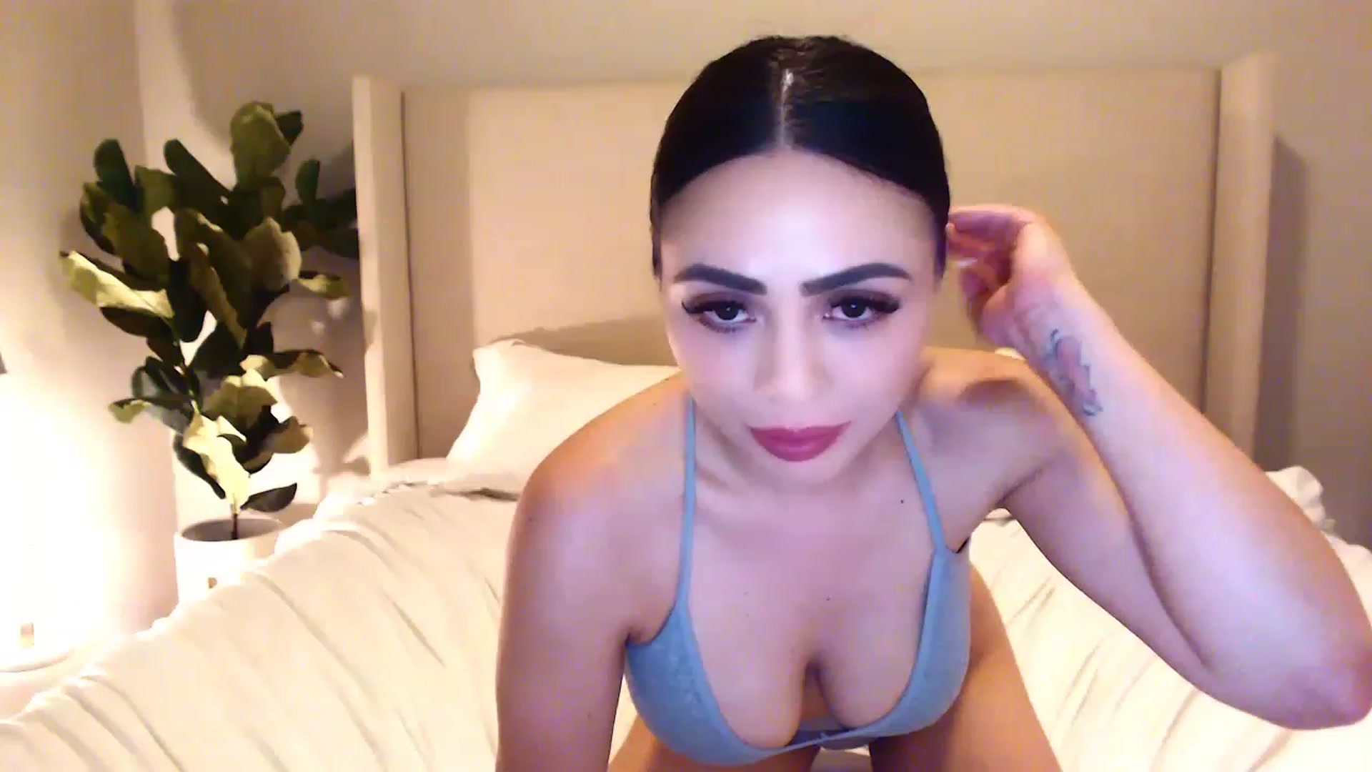 Gallery image thumbnail from mkeyourohface's myfreecams stream on, 04/24/2023, 09:11 image 4 of 20