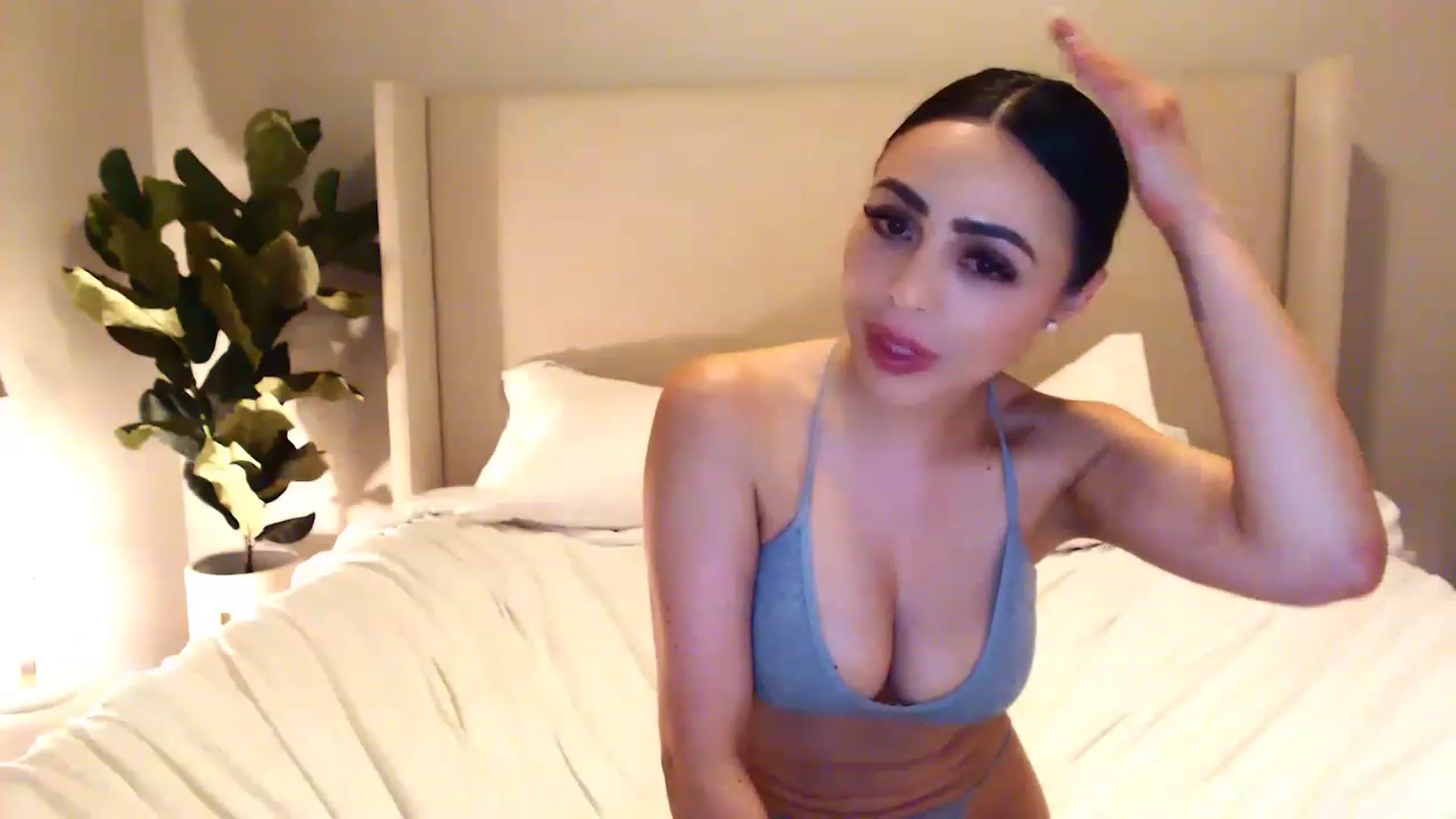 Gallery image thumbnail from mkeyourohface's myfreecams stream on, 04/24/2023, 09:11 image 2 of 20
