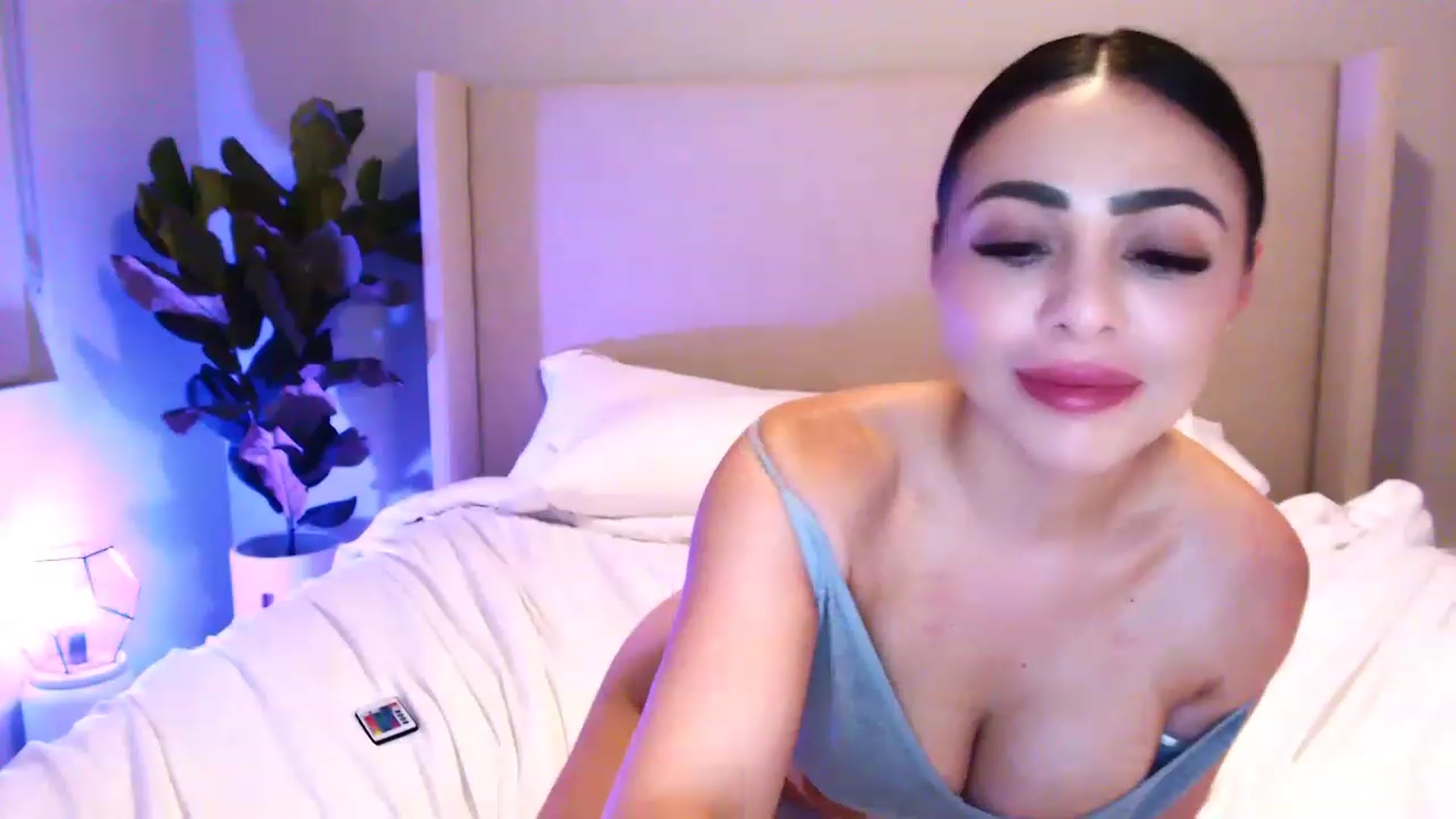 Gallery image thumbnail from mkeyourohface's myfreecams stream on, 04/24/2023, 10:00 image 2 of 20