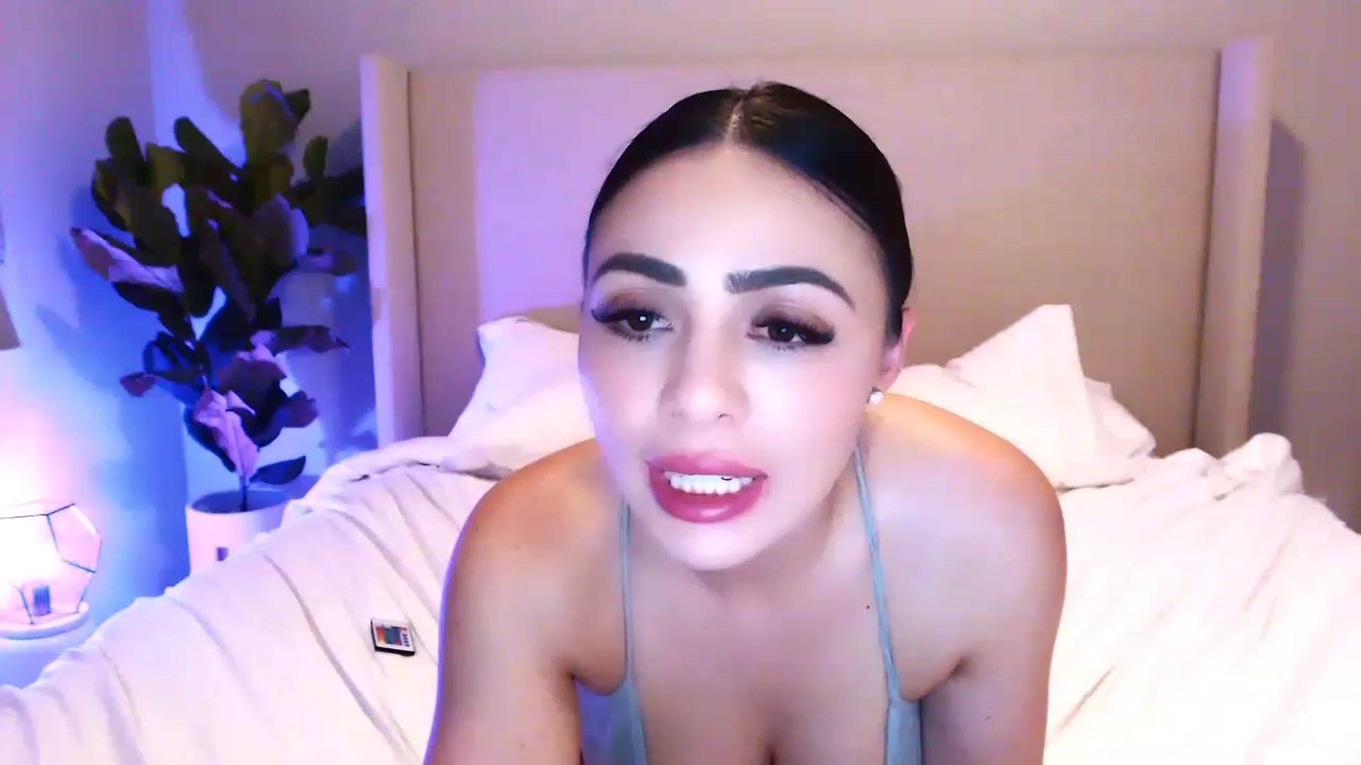 Gallery image thumbnail from mkeyourohface's myfreecams stream on, 04/24/2023, 10:00 image 20 of 20