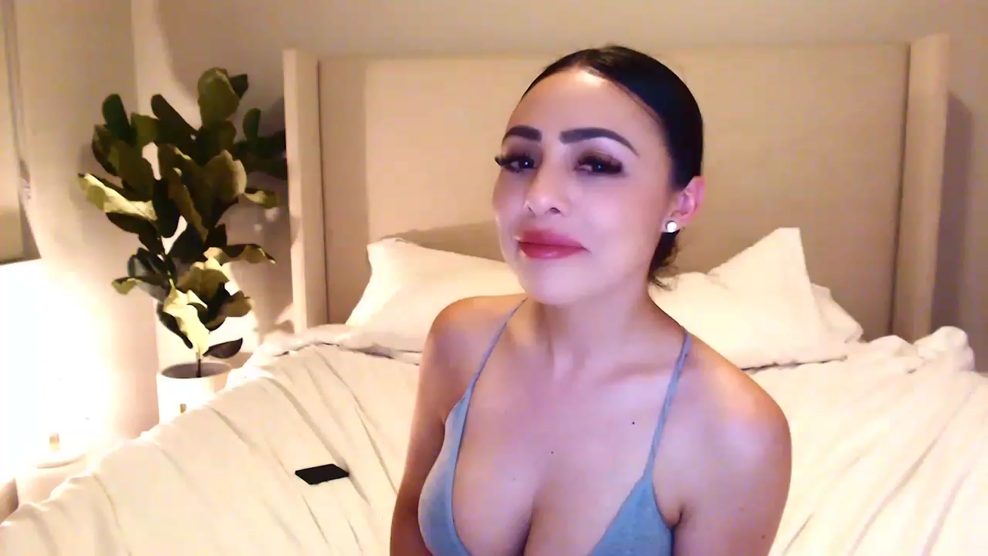 Gallery image thumbnail from mkeyourohface's myfreecams stream on, 04/24/2023, 10:00 image 8 of 20
