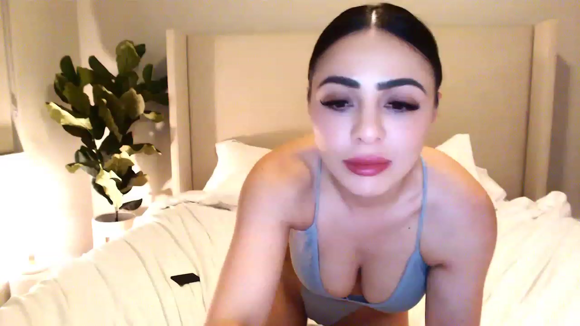 Gallery image thumbnail from mkeyourohface's myfreecams stream on, 04/24/2023, 10:00 image 11 of 20