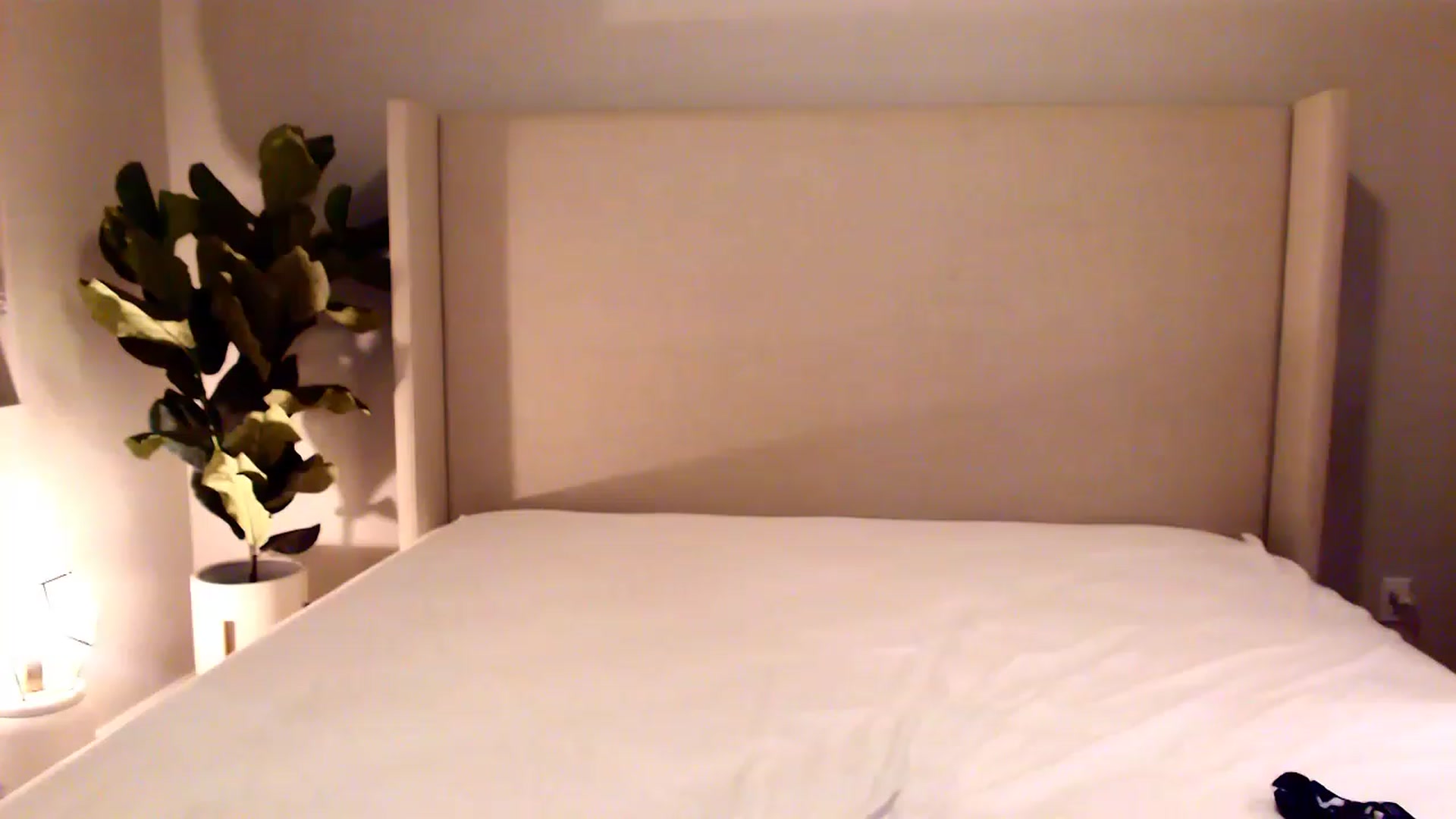 Gallery image thumbnail from mkeyourohface's myfreecams stream on, 04/25/2023, 05:25 image 18 of 20