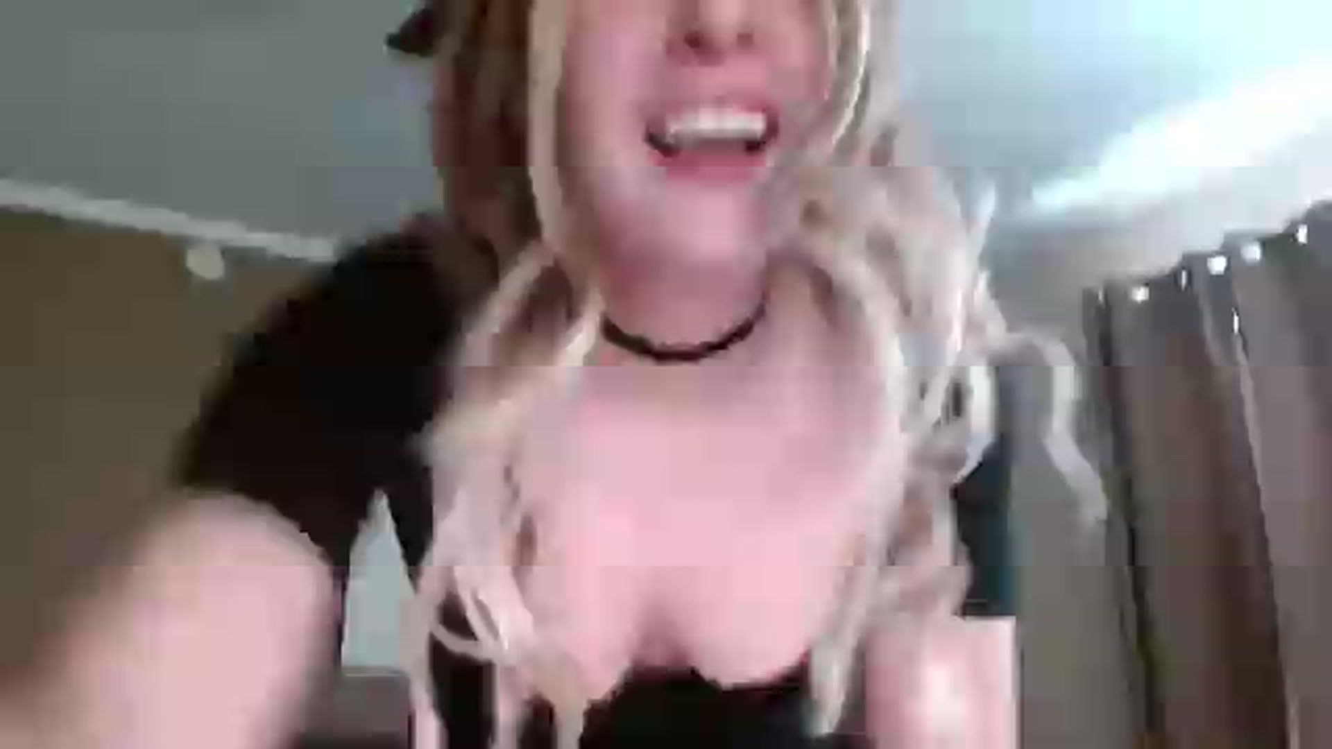 Gallery image thumbnail from mmmmmmmmmmmmmm's myfreecams stream on, 08/04/2026, 22:50 image 14 of 20