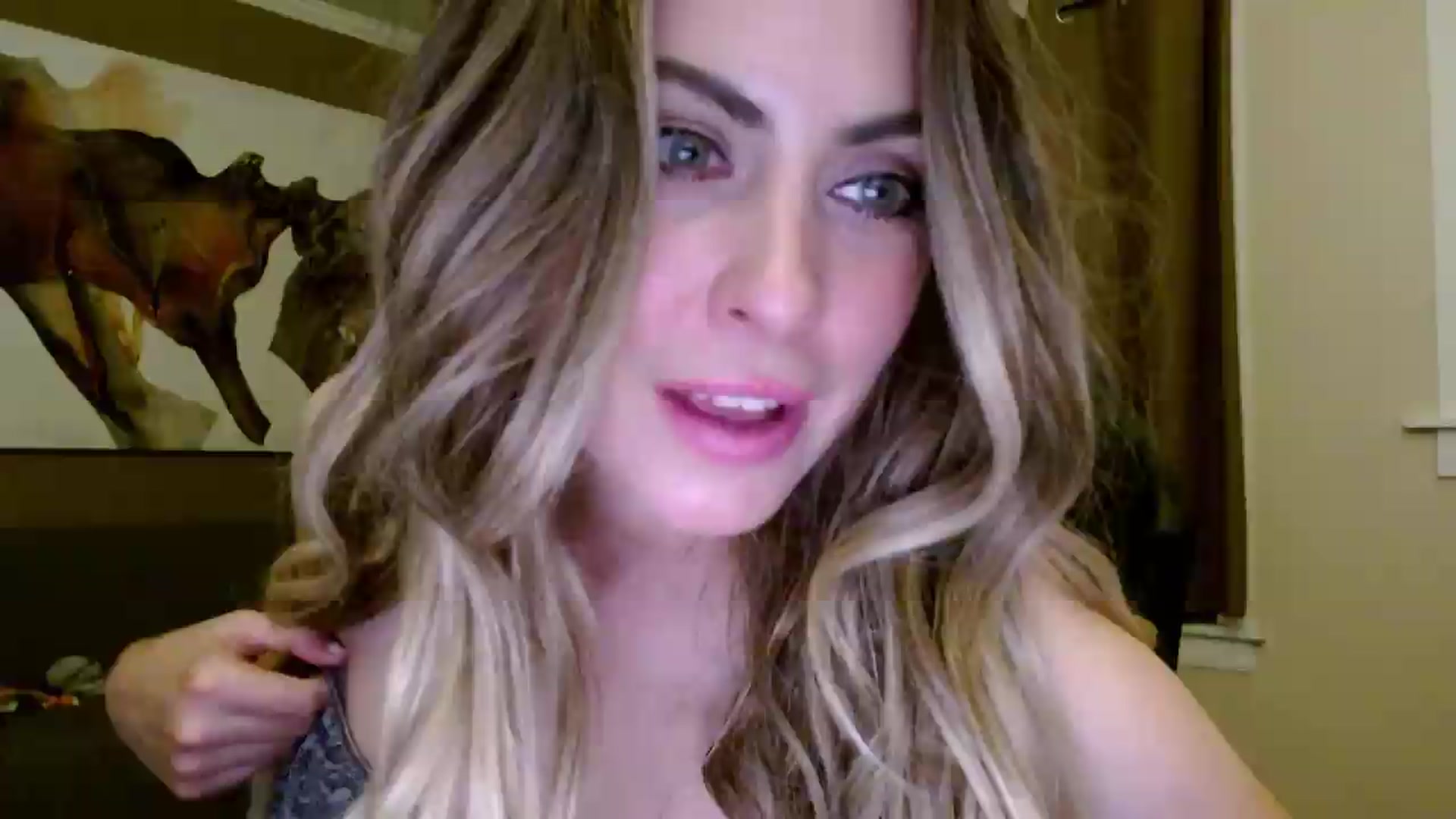 Gallery image thumbnail from mmmmmmmmmmmmmm's myfreecams stream on, 08/25/2026, 02:54 image 14 of 20