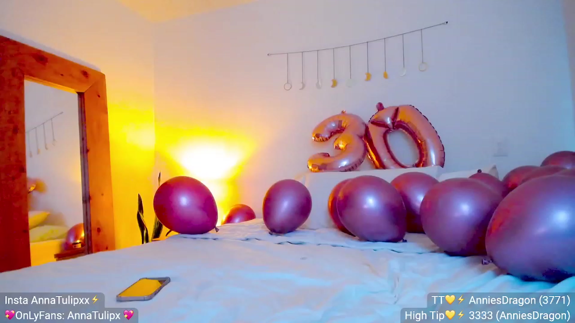 Gallery image thumbnail from mmmsanna's myfreecams stream on, 03/18/2023, 22:49 image 14 of 20