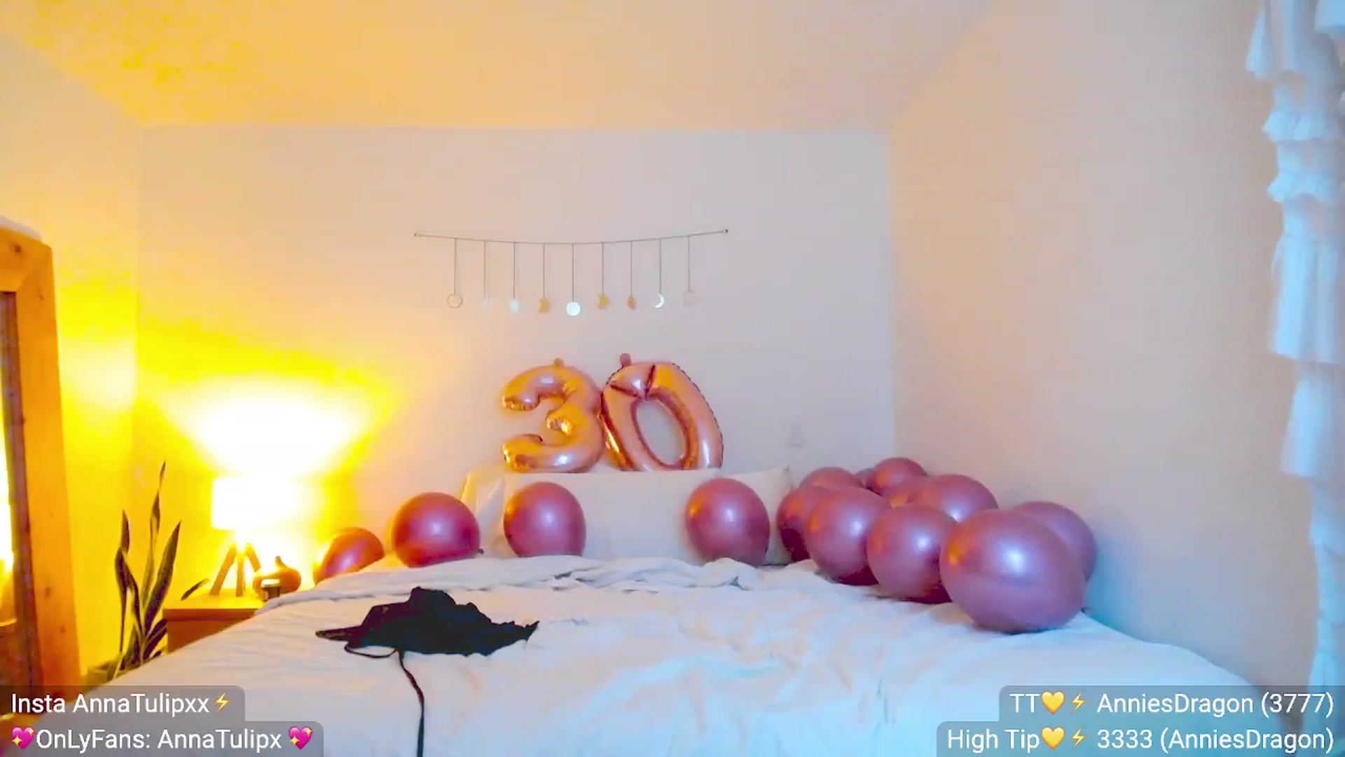 Gallery image thumbnail from mmmsanna's myfreecams stream on, 03/18/2023, 22:49 image 20 of 20