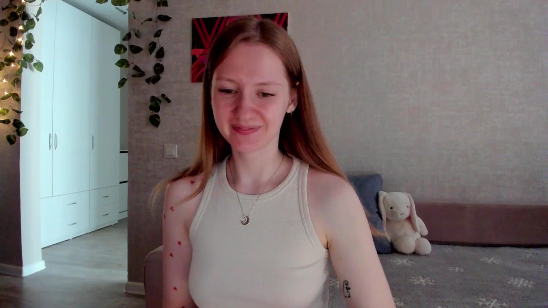 Gallery image thumbnail from mnialice's myfreecams stream on, 08/23/2025, 04:05 image 19 of 20