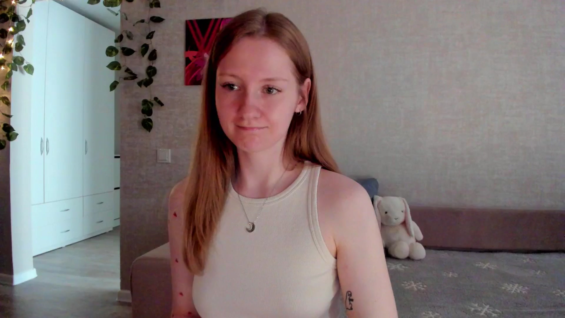 Gallery image thumbnail from mnialice's myfreecams stream on, 08/23/2025, 04:05 image 9 of 20