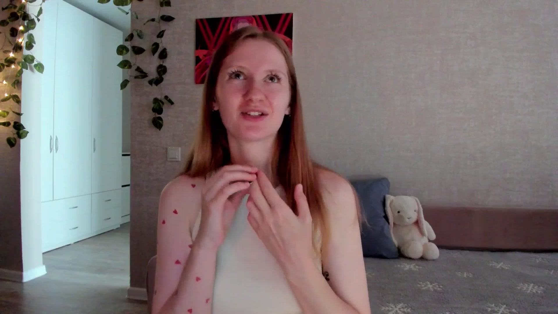 Gallery image thumbnail from mnialice's myfreecams stream on, 08/23/2025, 04:05 image 17 of 20