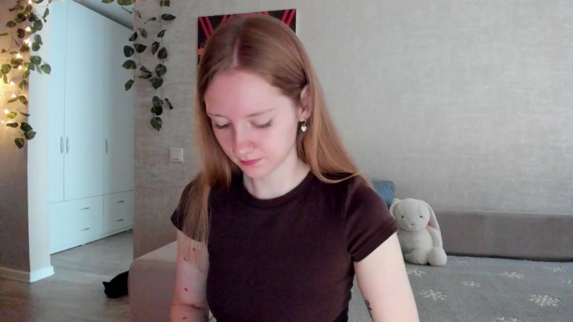 Gallery image thumbnail from mnialice's myfreecams stream on, 08/24/2025, 03:34 image 2 of 20