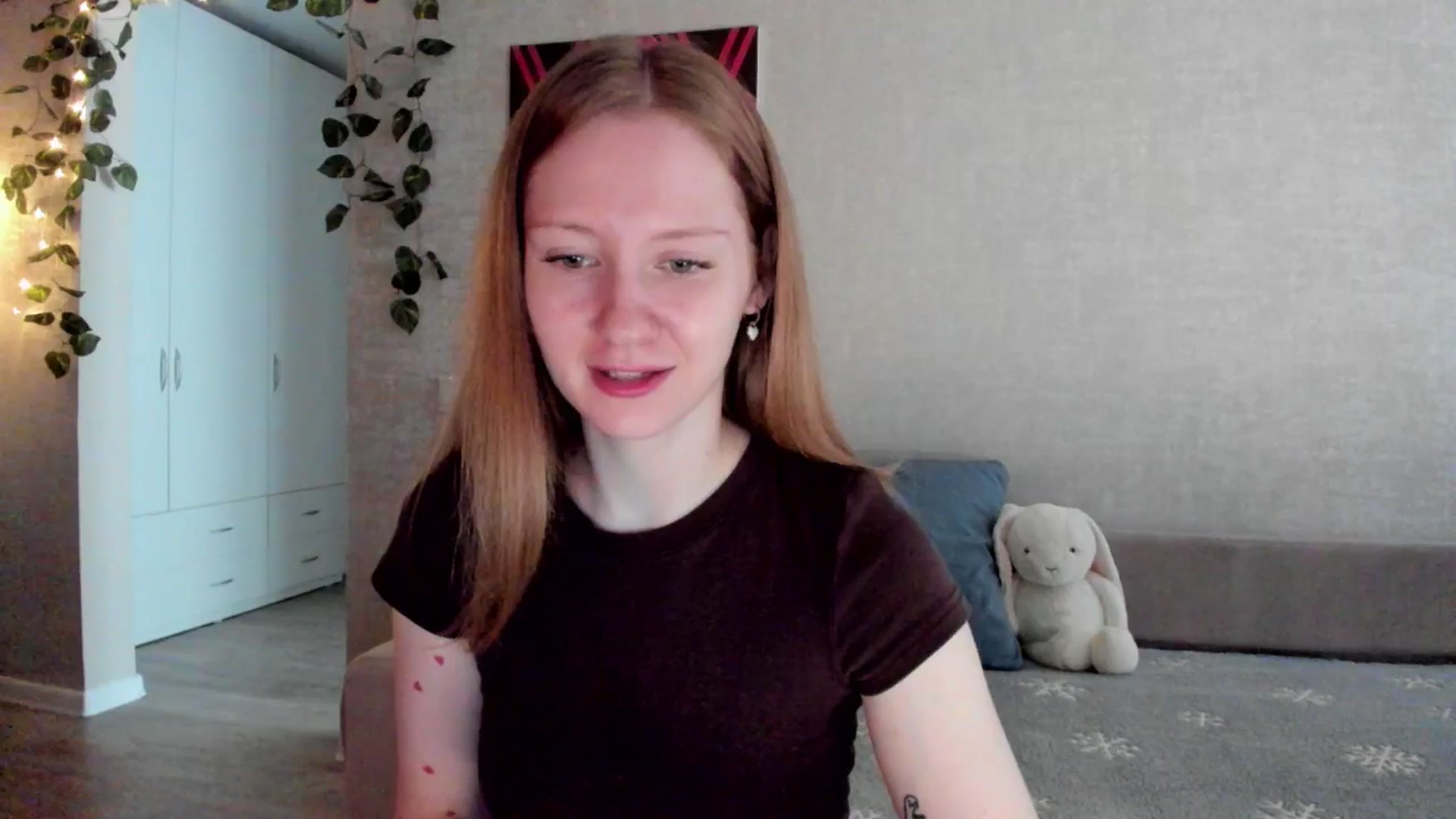 Gallery image thumbnail from mnialice's myfreecams stream on, 08/24/2025, 03:34 image 8 of 20