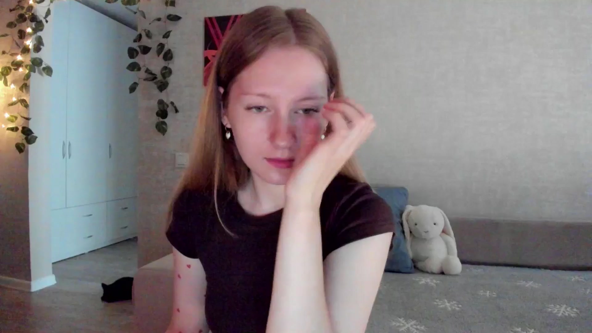 Gallery image thumbnail from mnialice's myfreecams stream on, 08/24/2025, 03:34 image 1 of 20