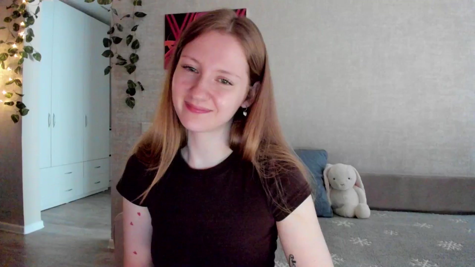 Gallery image thumbnail from mnialice's myfreecams stream on, 08/24/2025, 03:34 image 20 of 20