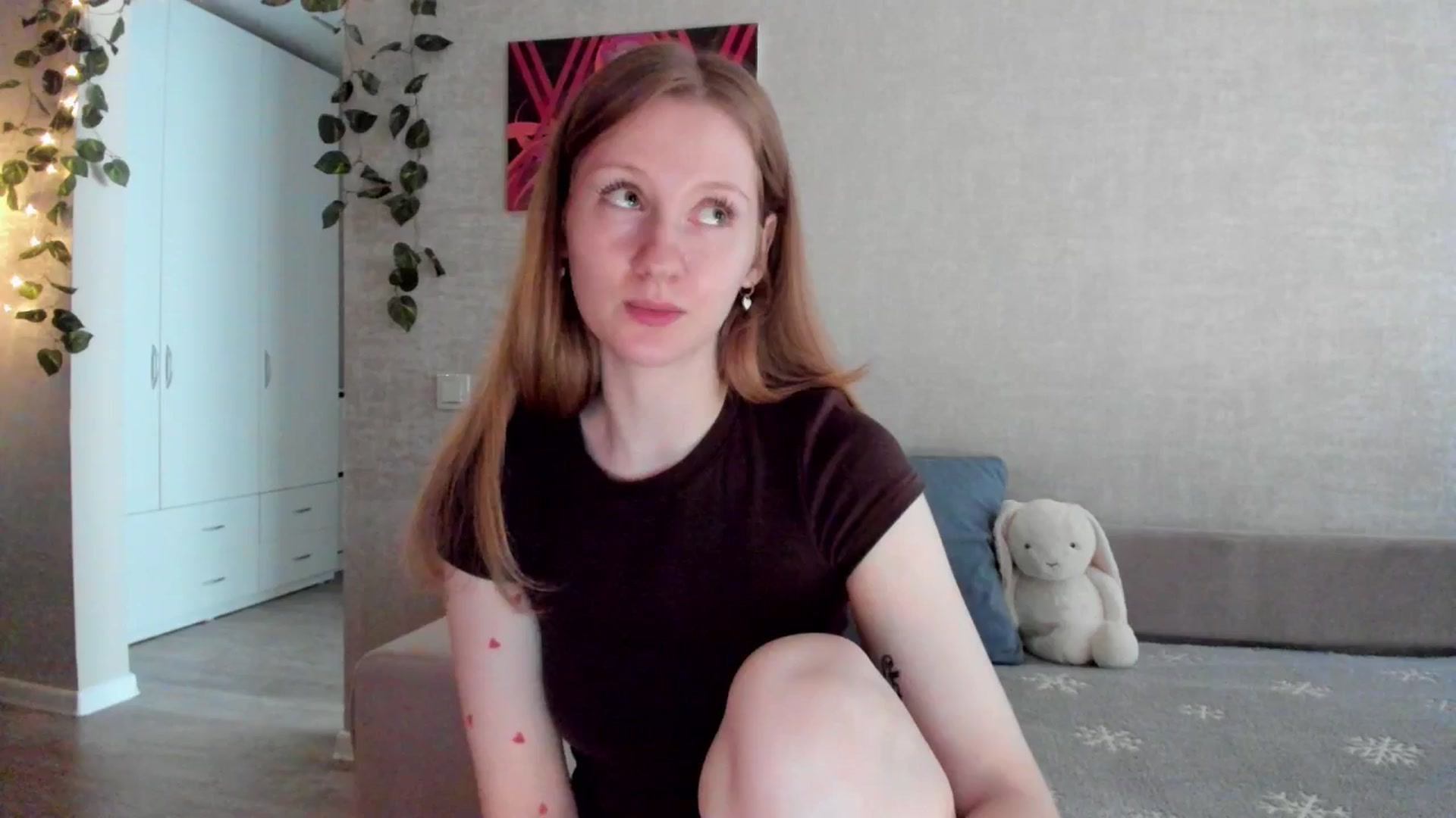 Gallery image thumbnail from mnialice's myfreecams stream on, 08/24/2025, 03:34 image 14 of 20