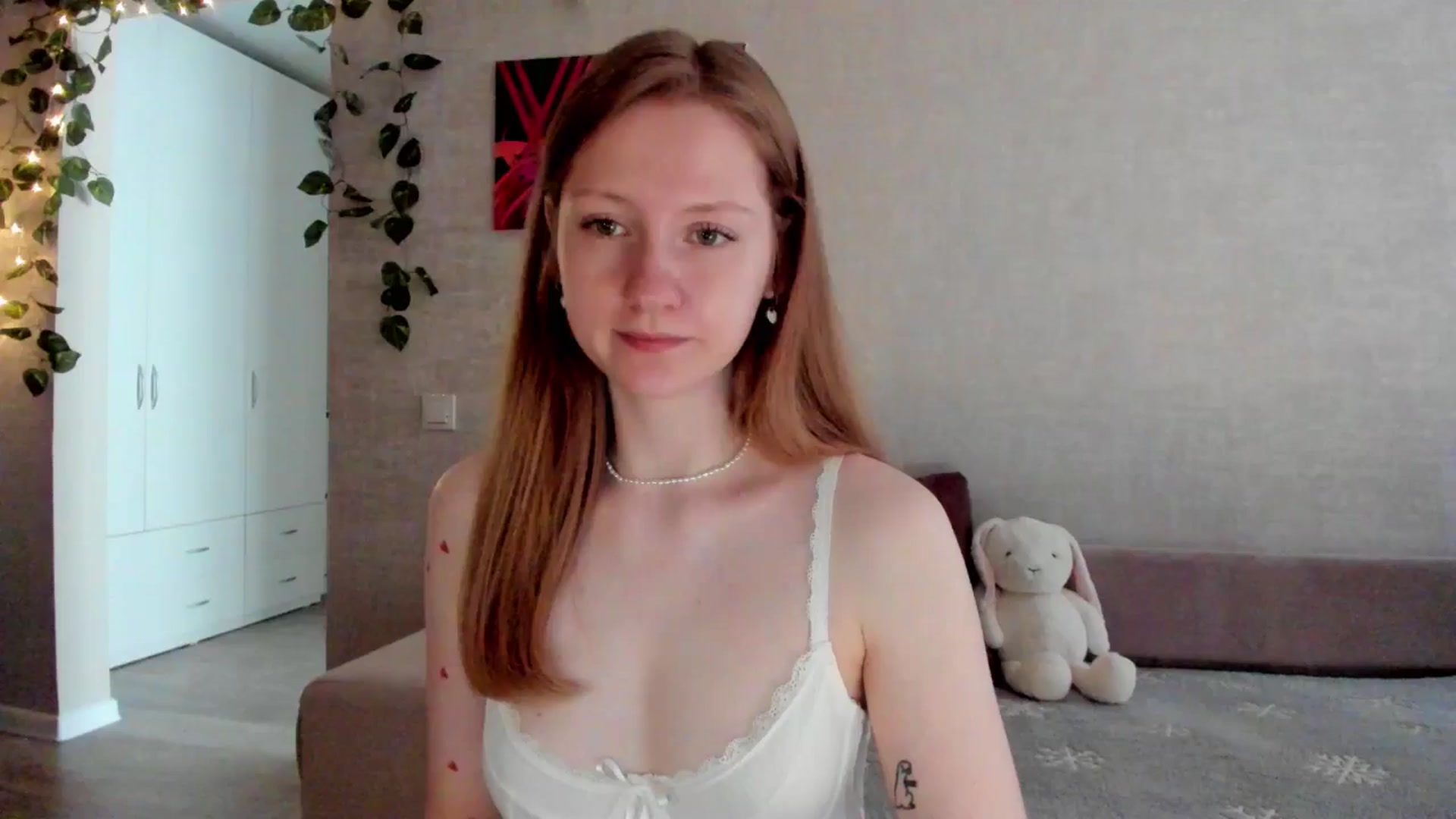 Gallery image thumbnail from mnialice's myfreecams stream on, 08/29/2025, 03:15 image 7 of 20