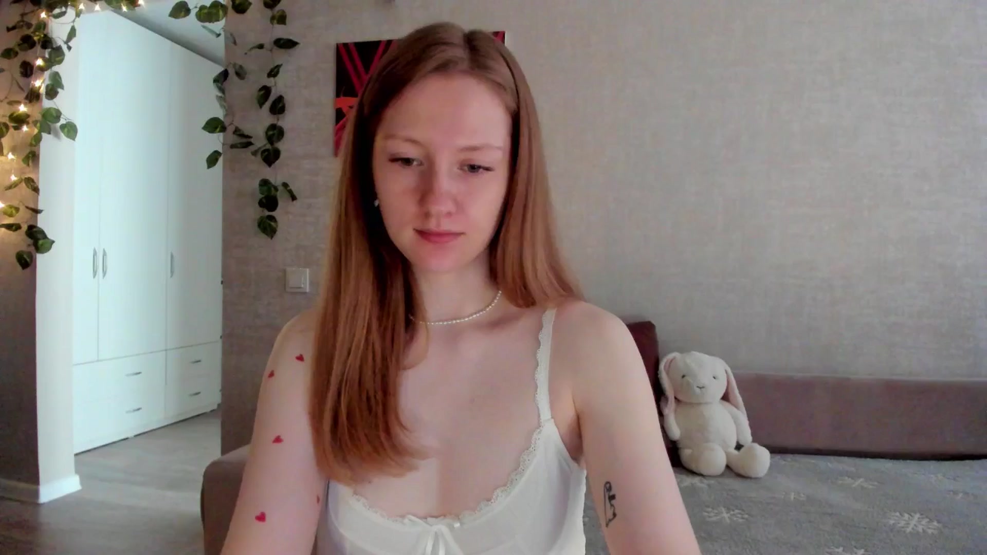 Gallery image thumbnail from mnialice's myfreecams stream on, 08/29/2025, 03:15 image 5 of 20