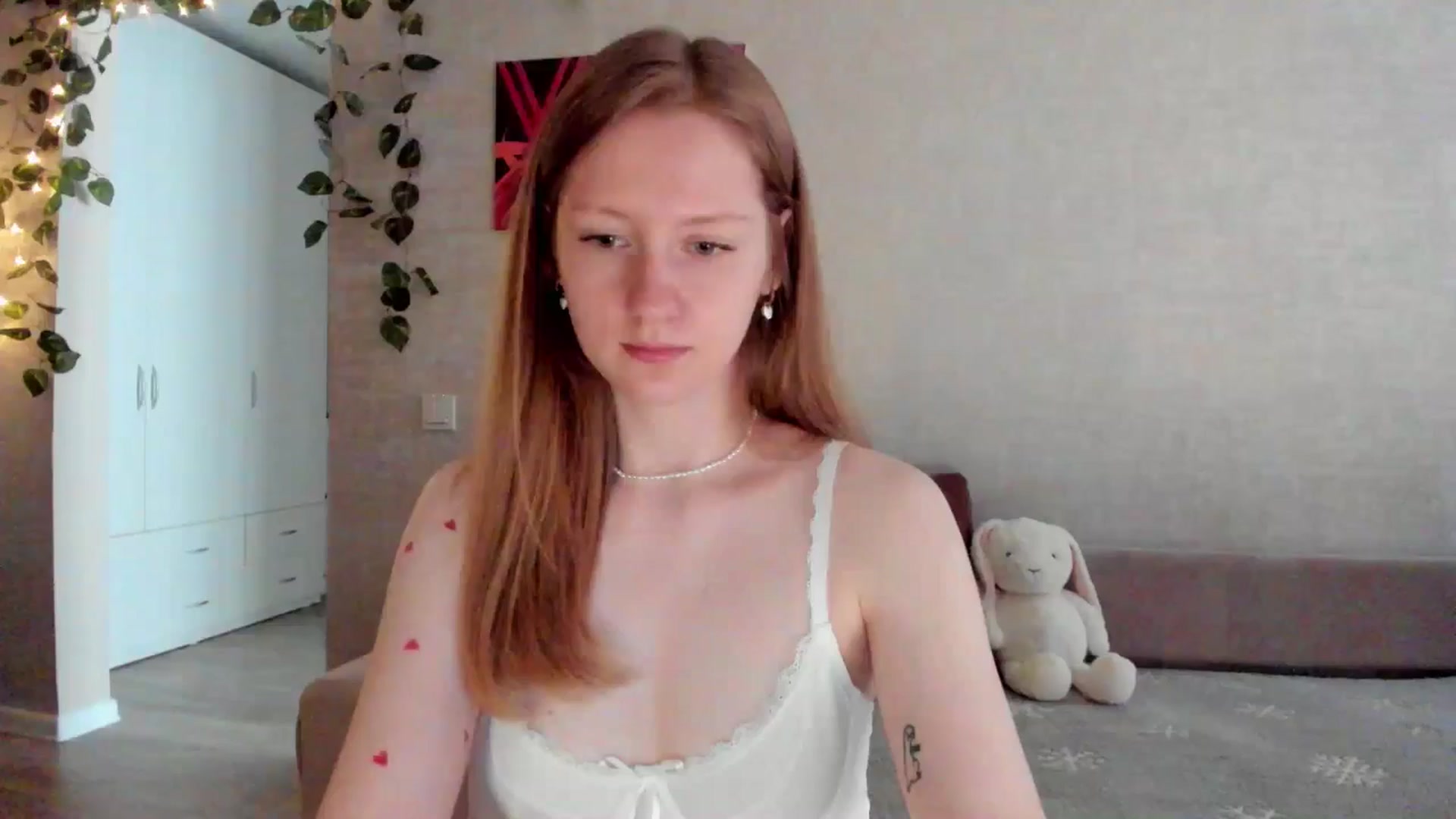 Gallery image thumbnail from mnialice's myfreecams stream on, 08/29/2025, 03:15 image 10 of 20