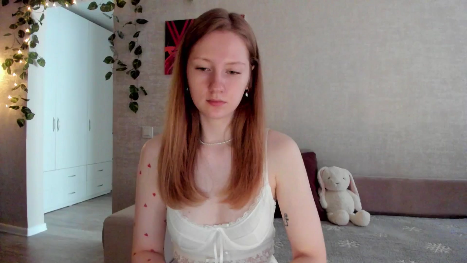 Gallery image thumbnail from mnialice's myfreecams stream on, 08/29/2025, 03:15 image 2 of 20