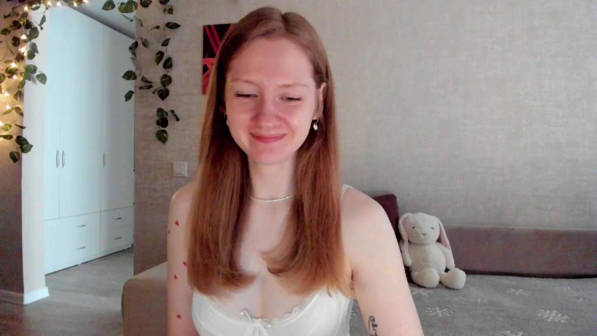 Gallery image thumbnail from mnialice's myfreecams stream on, 08/29/2025, 03:15 image 12 of 20