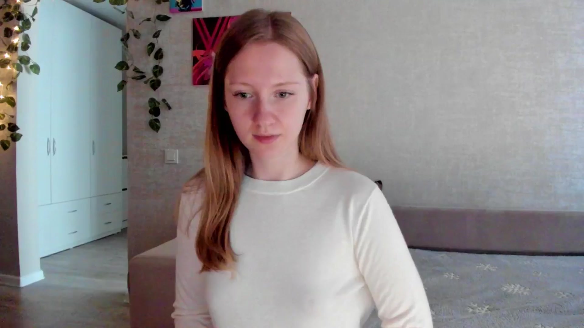 Gallery image thumbnail from mnialice's myfreecams stream on, 08/31/2025, 04:19 image 9 of 20