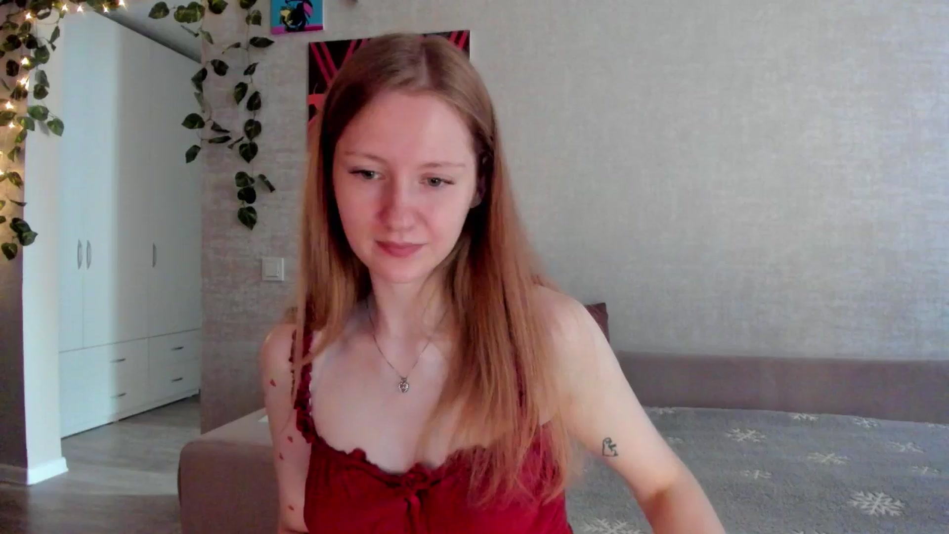 Gallery image thumbnail from mnialice's myfreecams stream on, 09/13/2025, 03:32 image 5 of 20