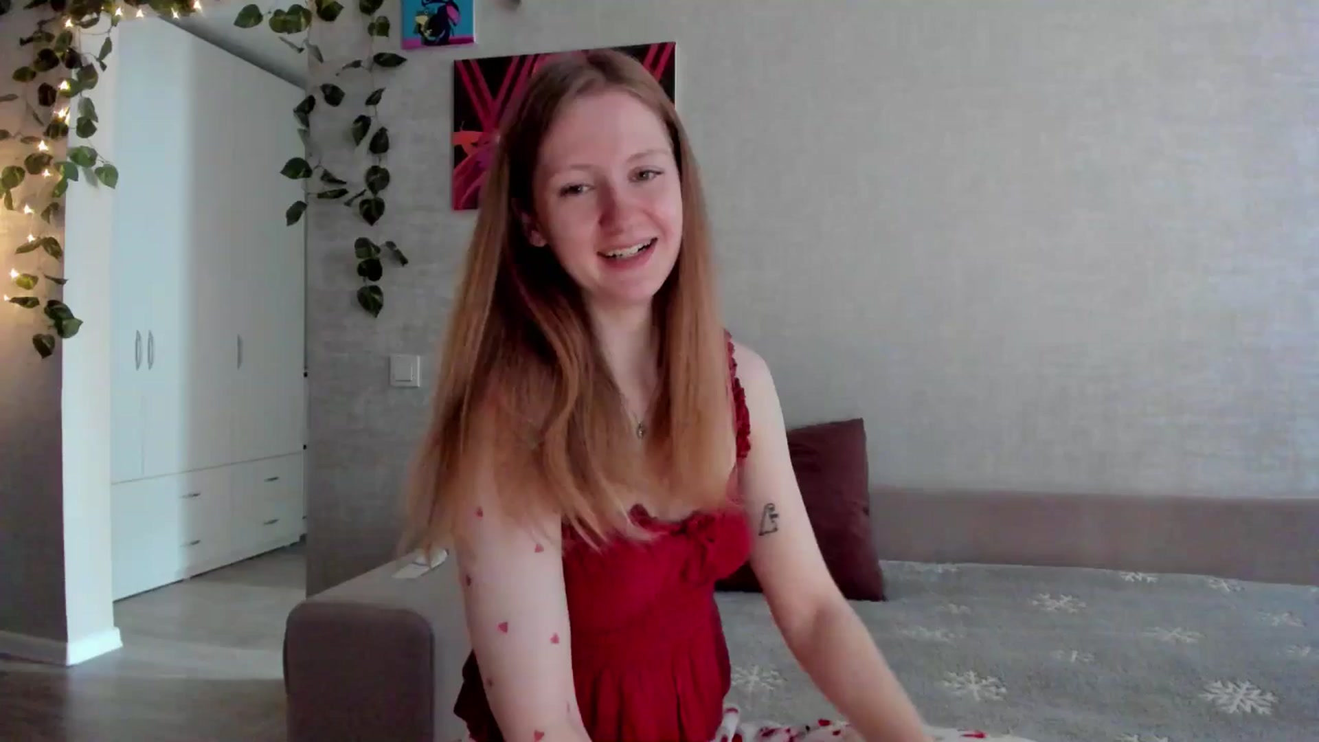 Gallery image thumbnail from mnialice's myfreecams stream on, 09/13/2025, 03:32 image 19 of 20